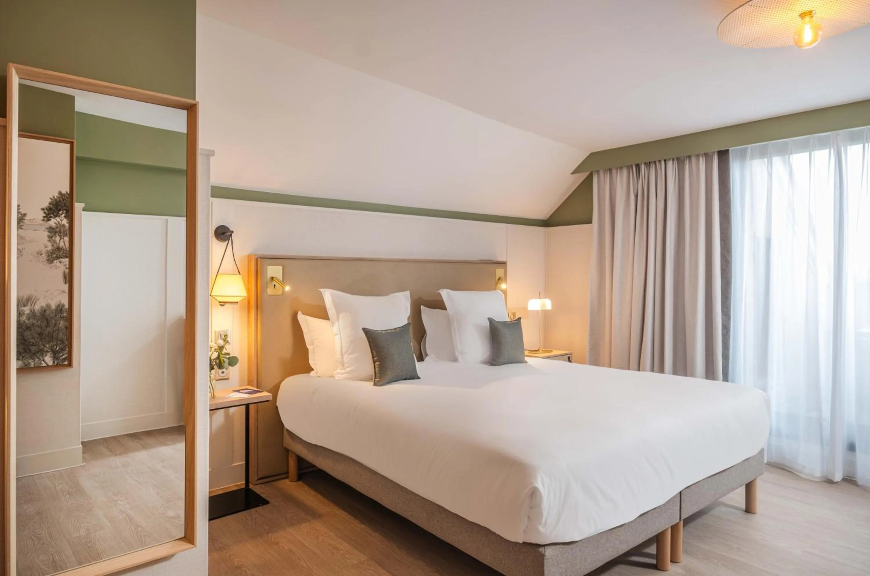 Bedroom, Bed in Hôtel Arcanse by Inwood Hotels