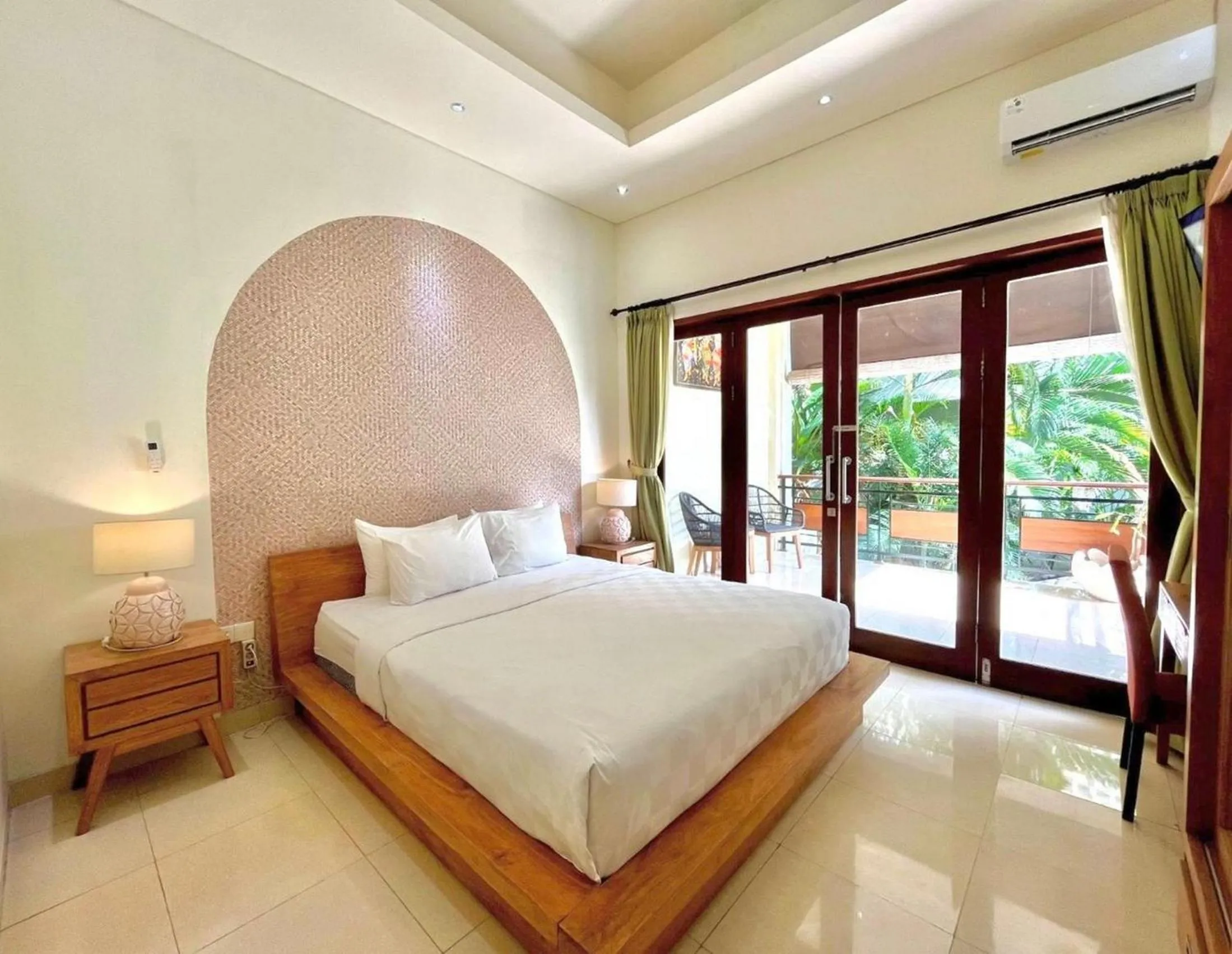 Bedroom, Bed in Cove The Ricks Villa