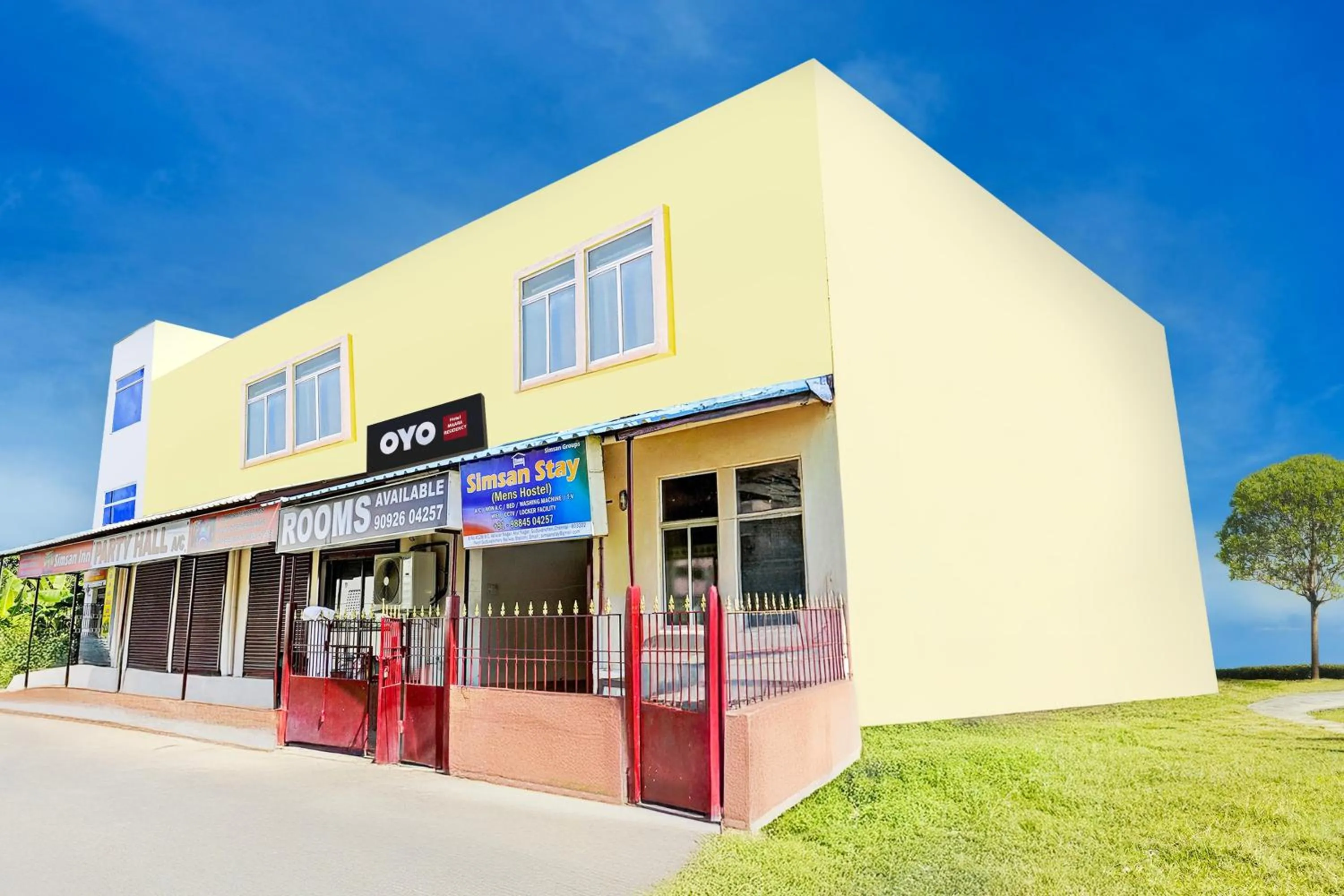 Facade/entrance in Super Collection O Guduvancheri Railway Station