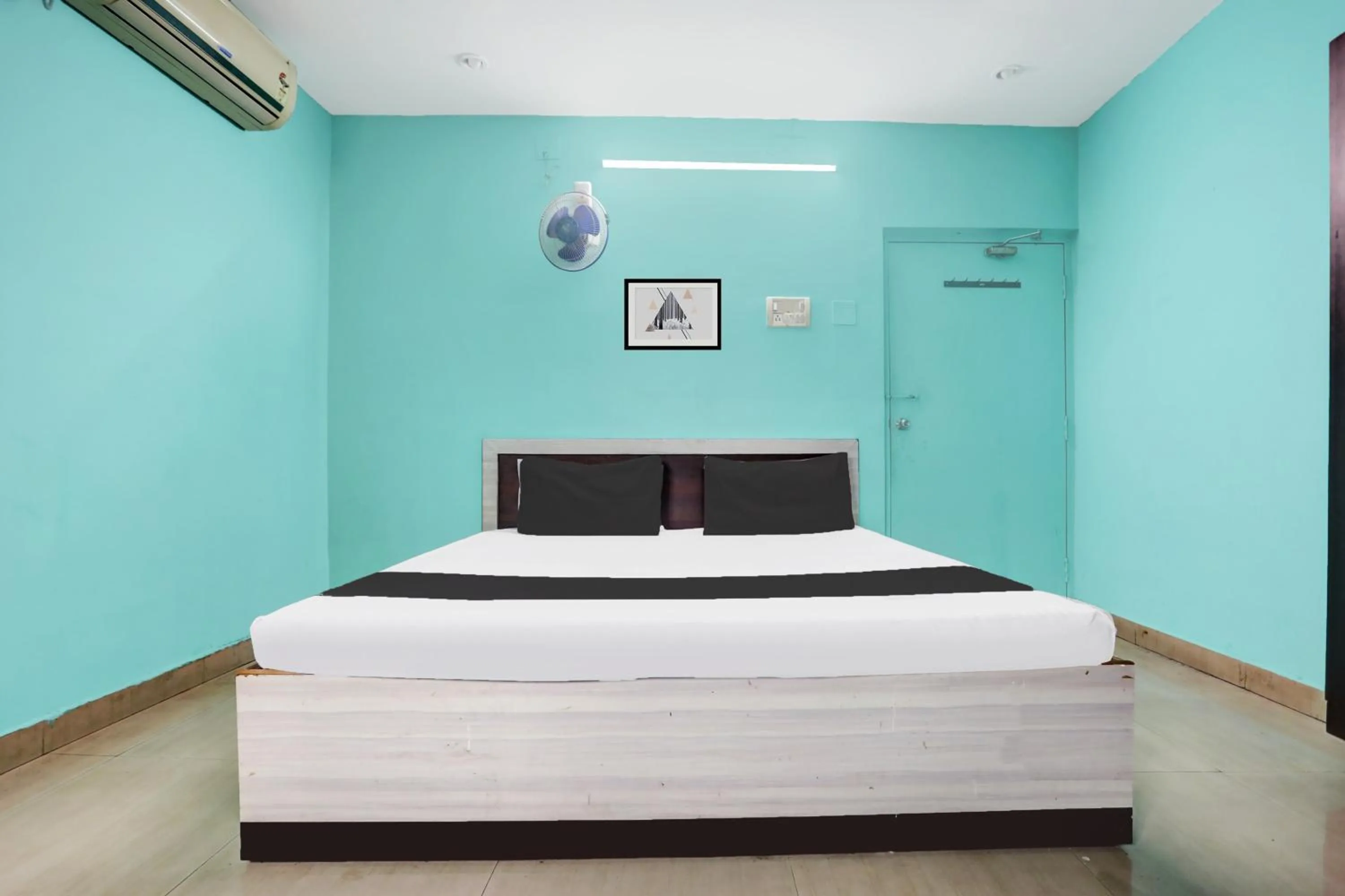 Lobby or reception, Bed in Hotel O Bridge View