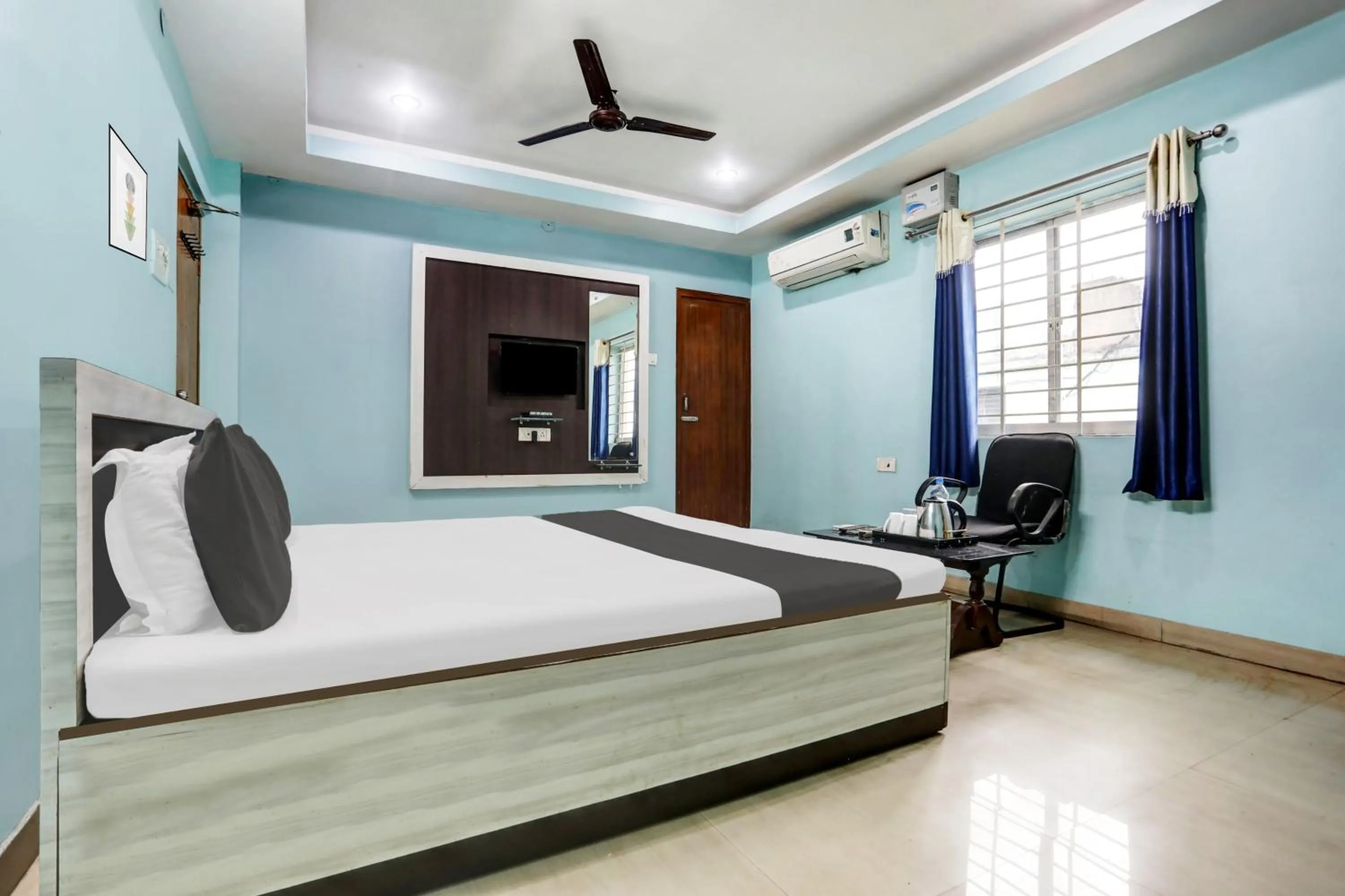 Bedroom, Bed in Hotel O Bridge View