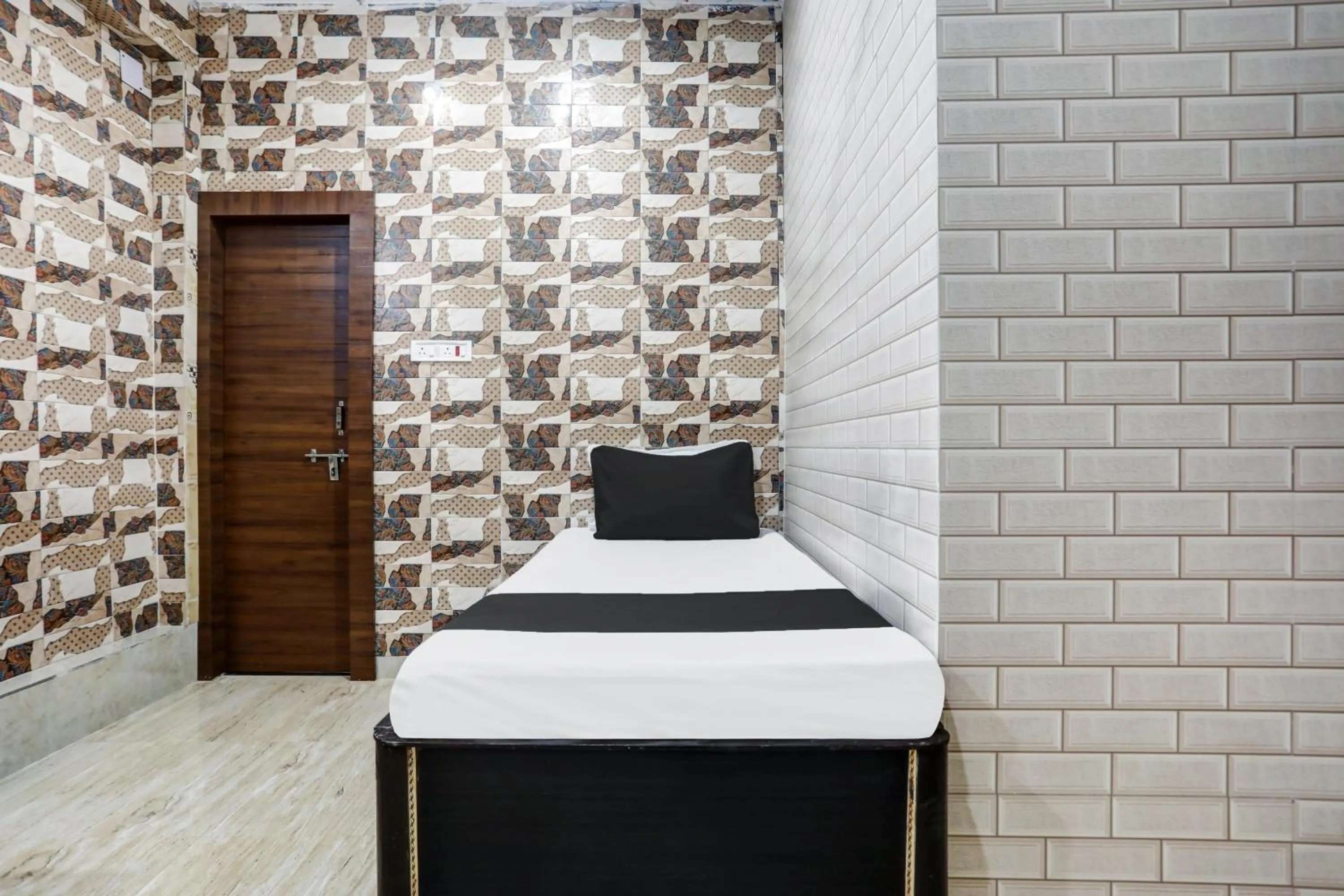 Bedroom in Hotel O Kailash Mansarovar