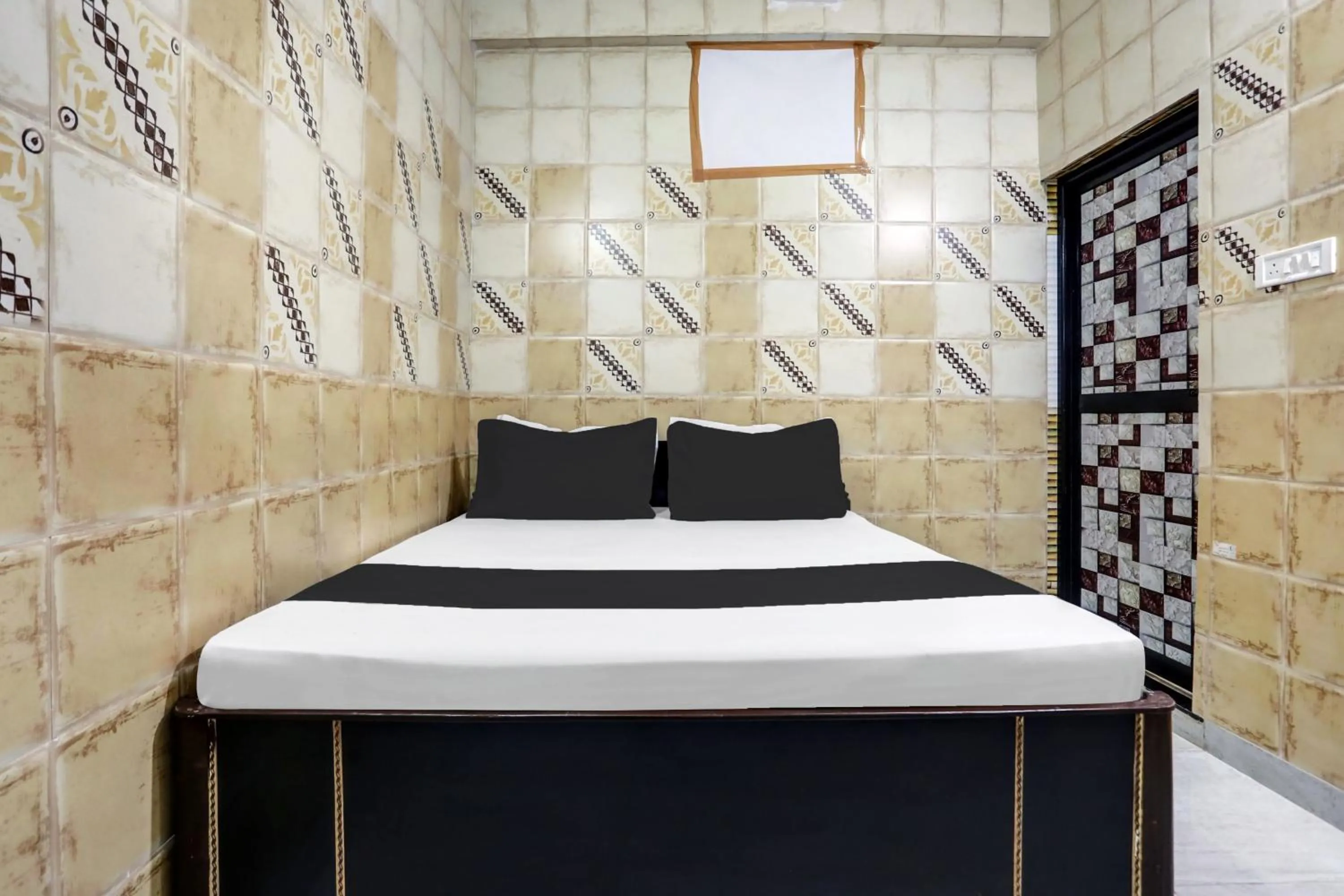 Bedroom in Hotel O Kailash Mansarovar