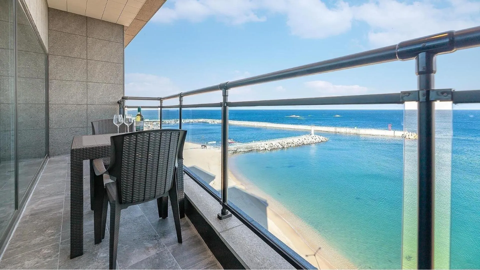 Property building in Sokcho The sharp Pension