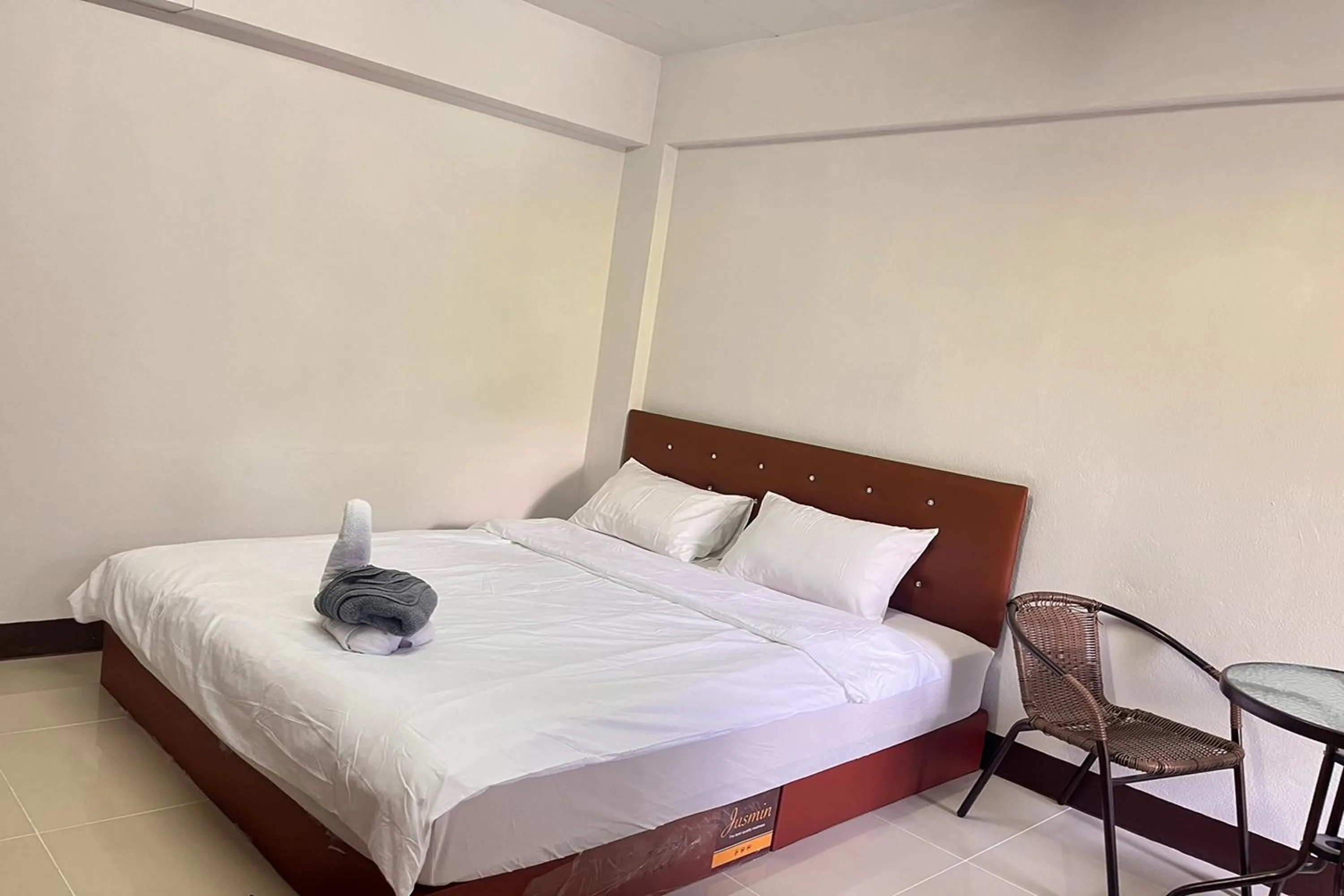 Bed in The First Residence Lamphun