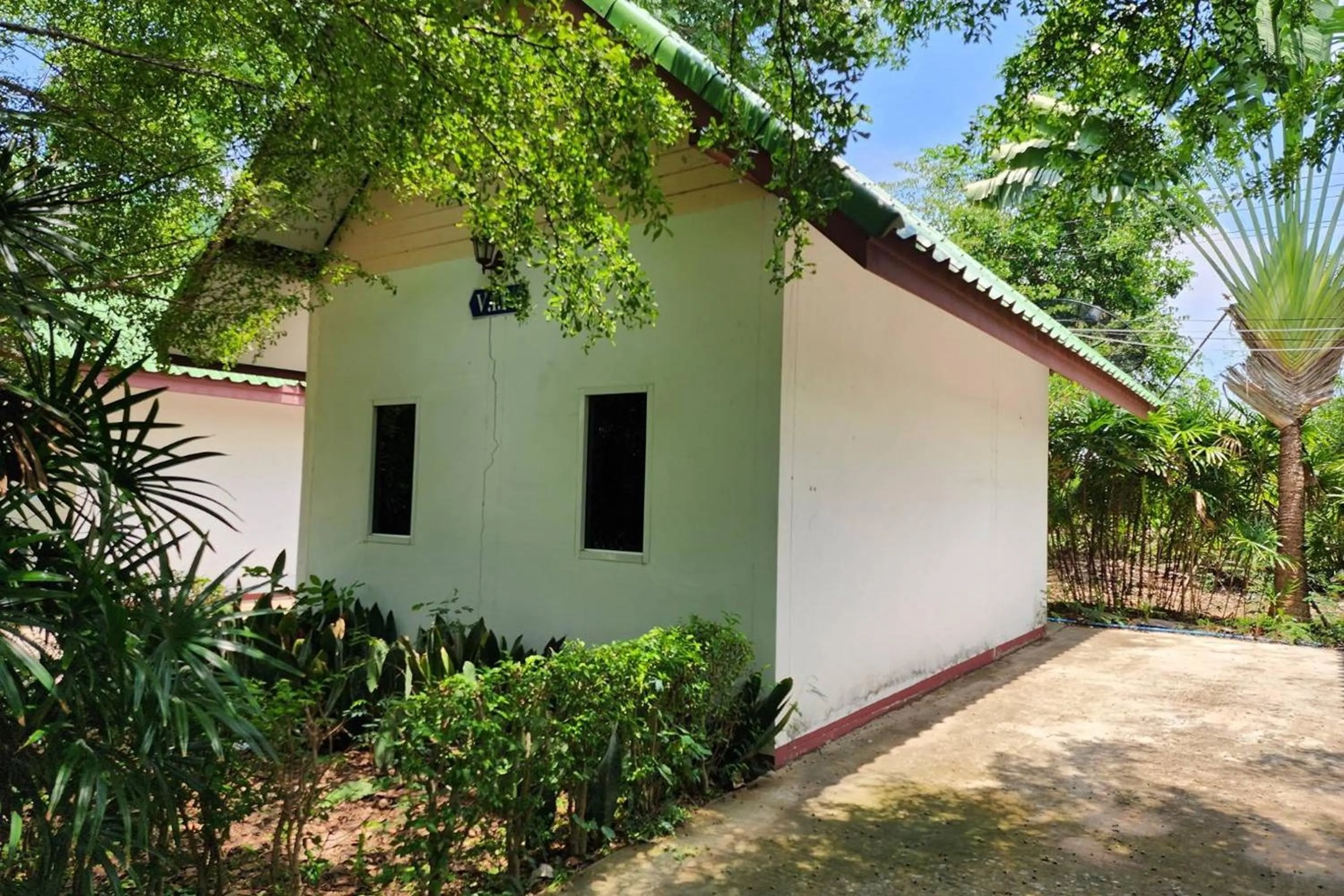 Property building in Rung Rueng Resort