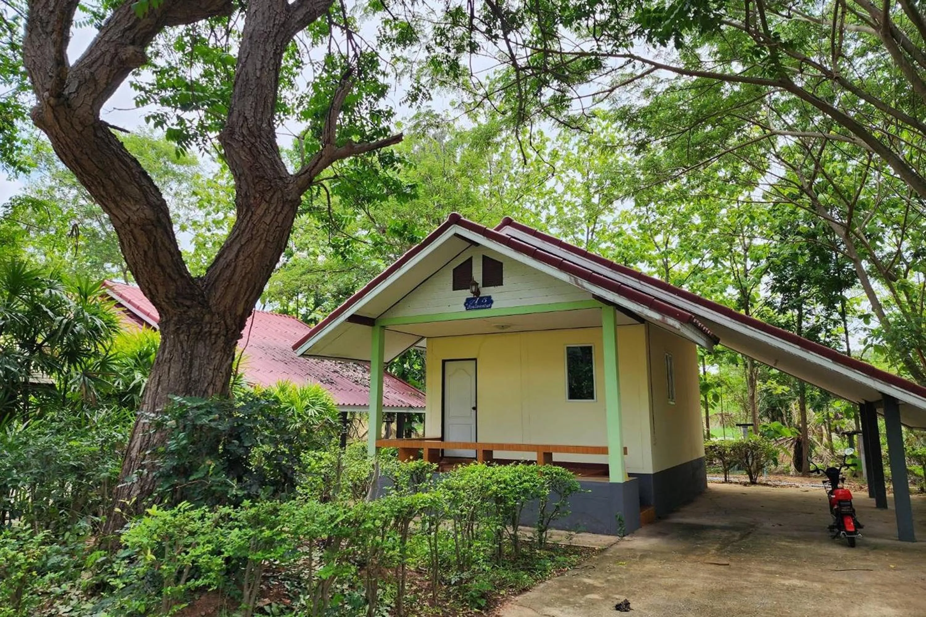 Property building in Rung Rueng Resort