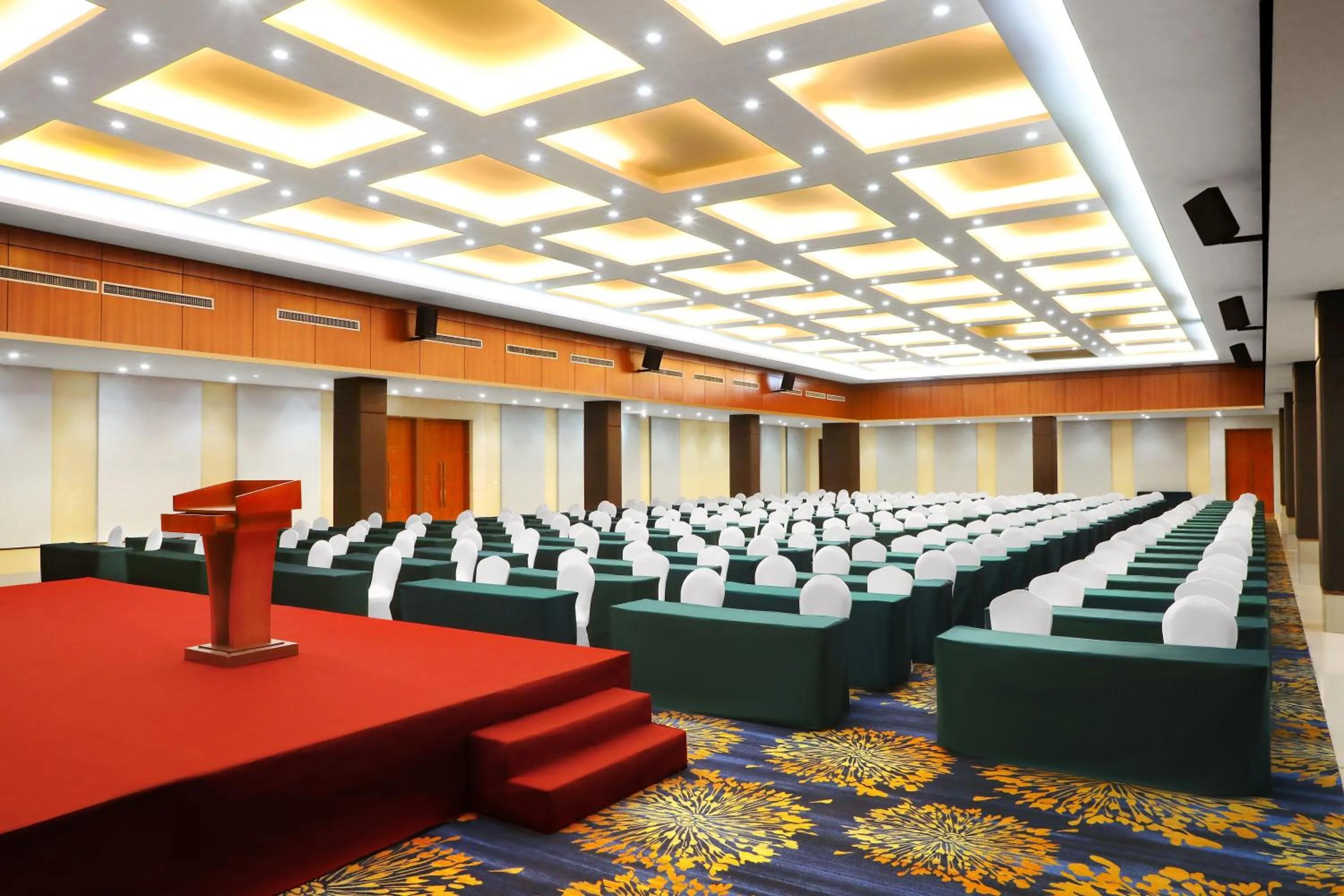 Business facilities in Holiday Villa