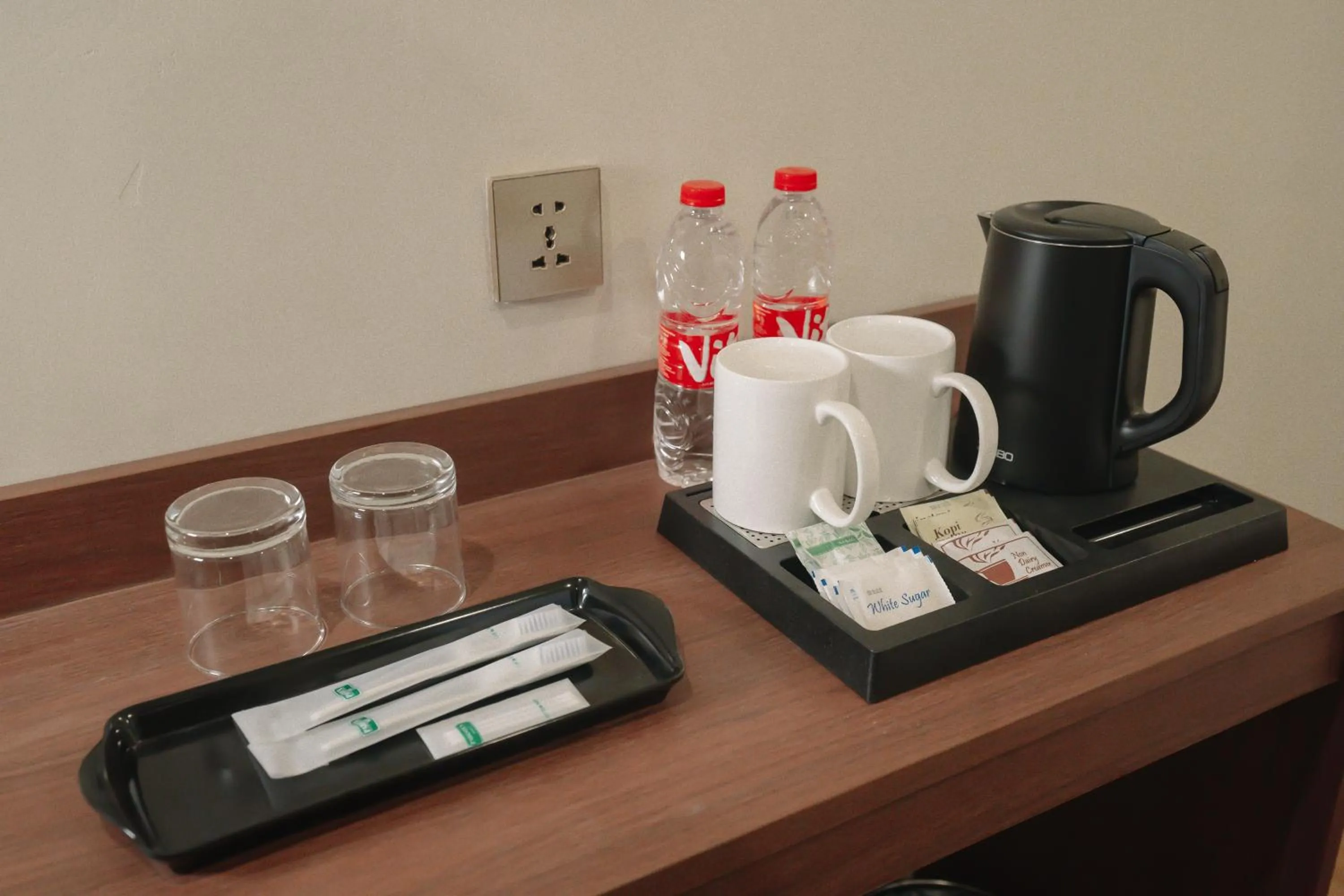 Coffee/tea facilities in Parkside's Hotel Palembang