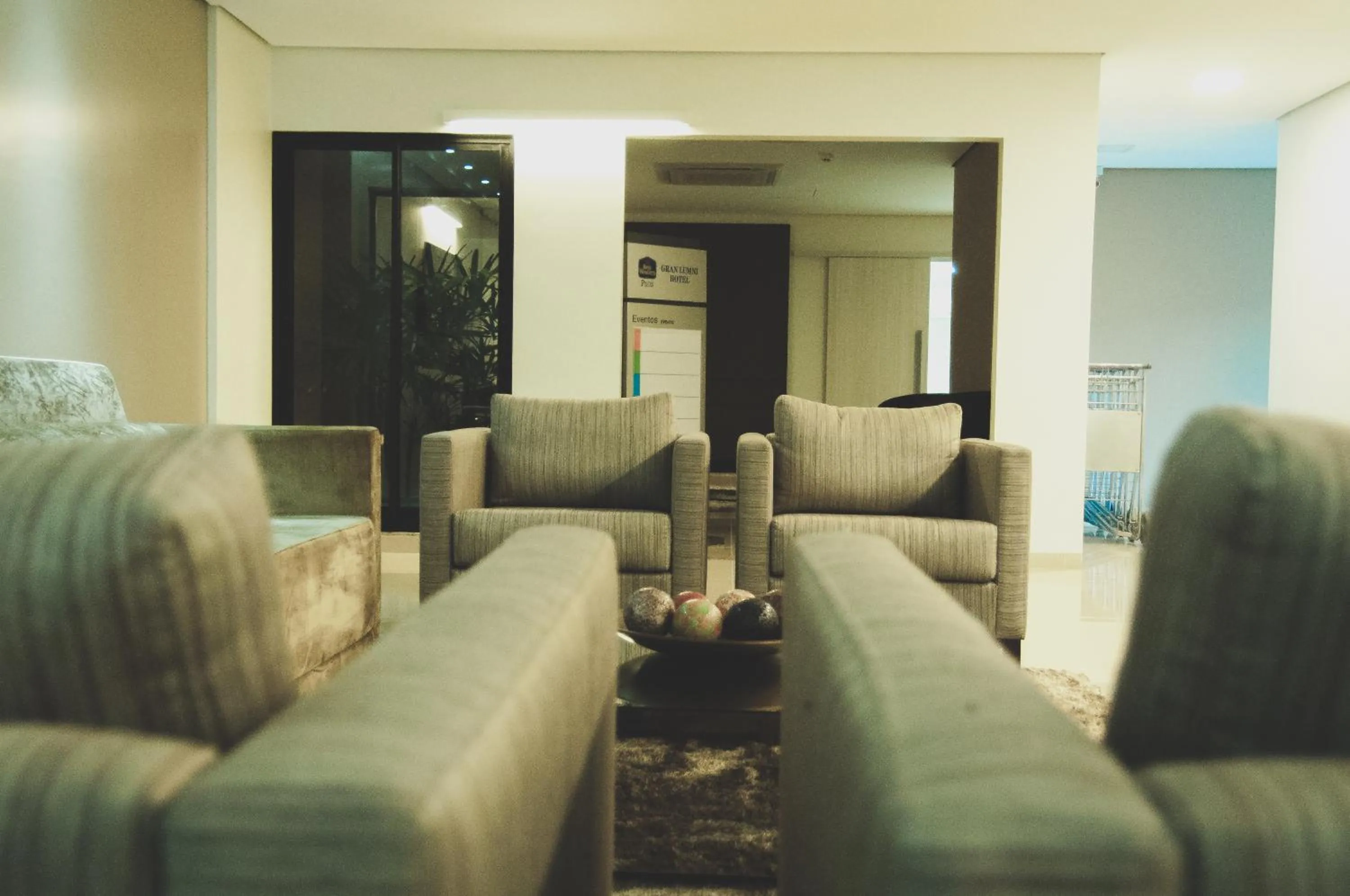 Communal lounge/ TV room in Nobile Suites Gran Lumni