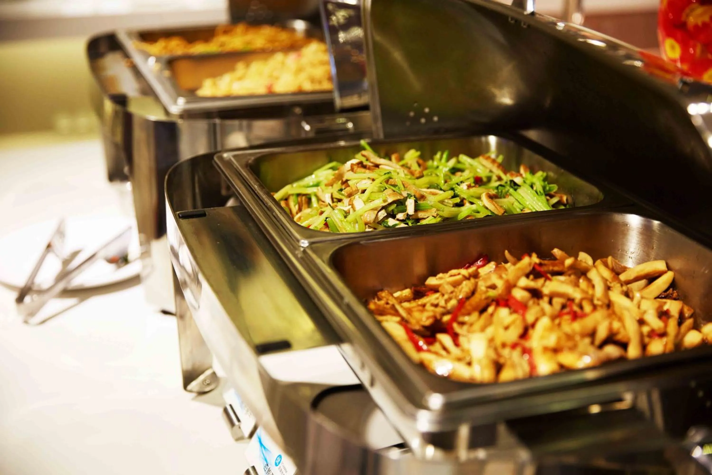 Restaurant/places to eat in Echarm Hotel Dongxing Minzu Road