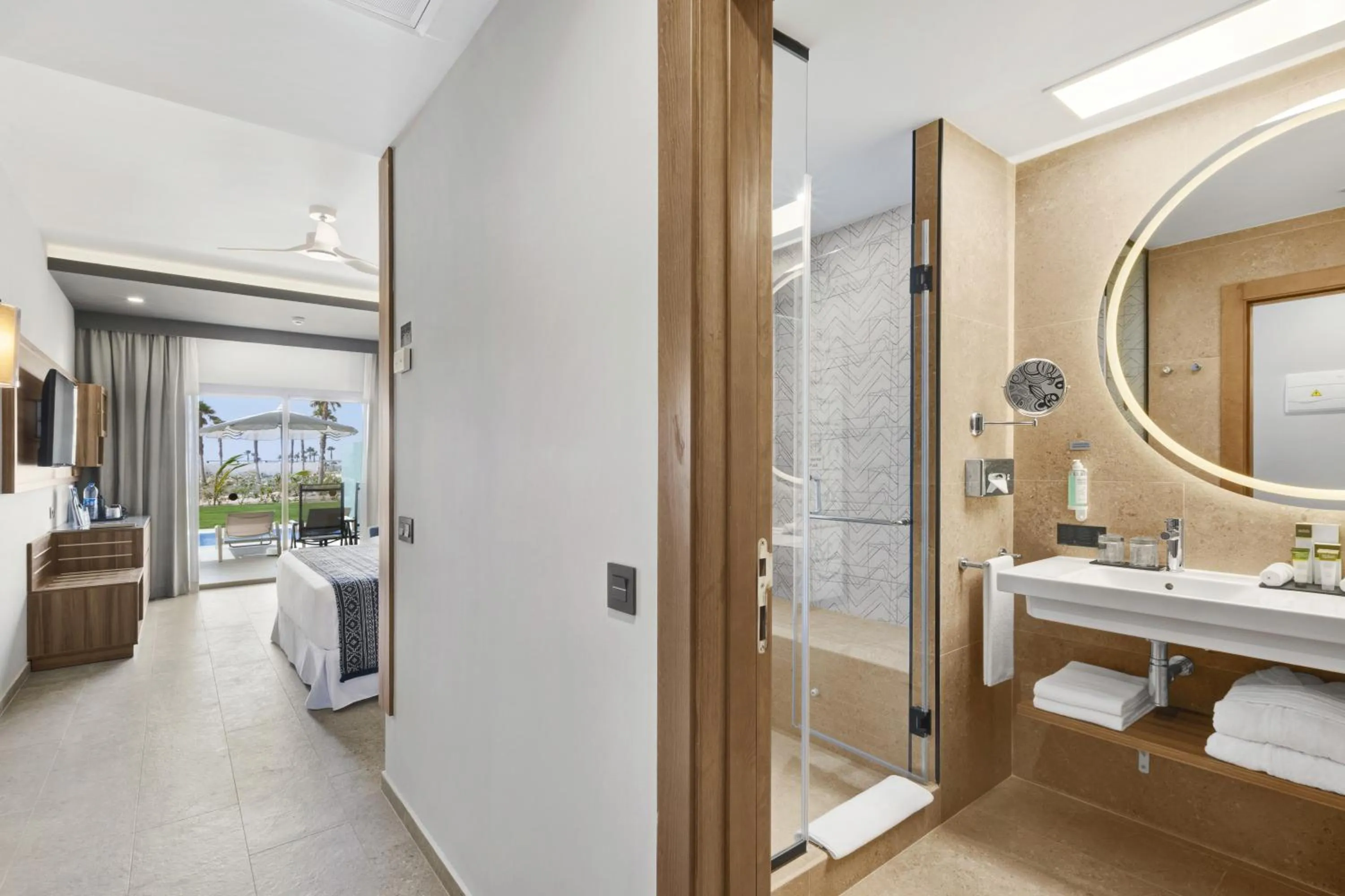 Shower in Hotel Riu Palace Santa Maria - All Inclusive