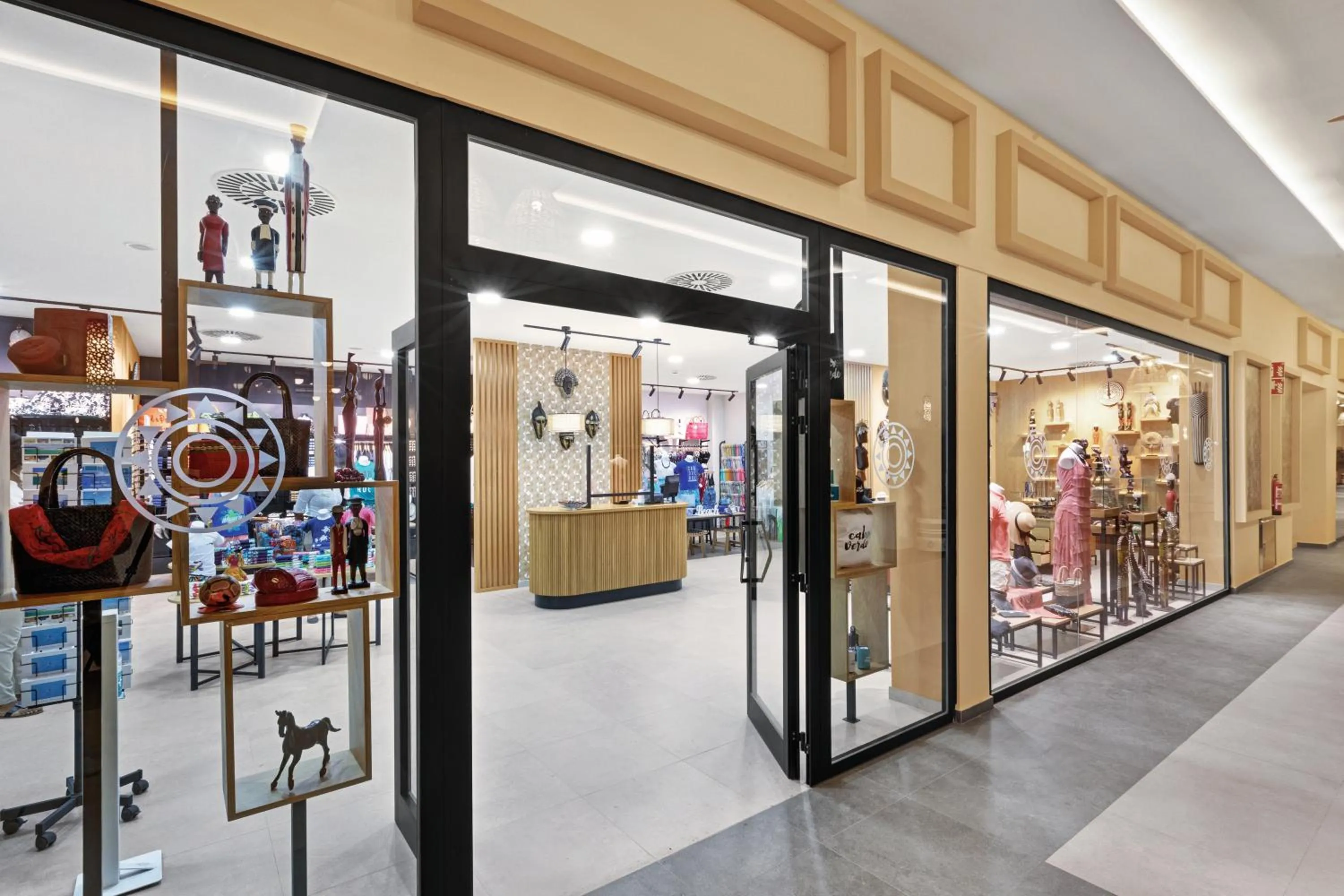 On-site shops in Hotel Riu Palace Santa Maria - All Inclusive