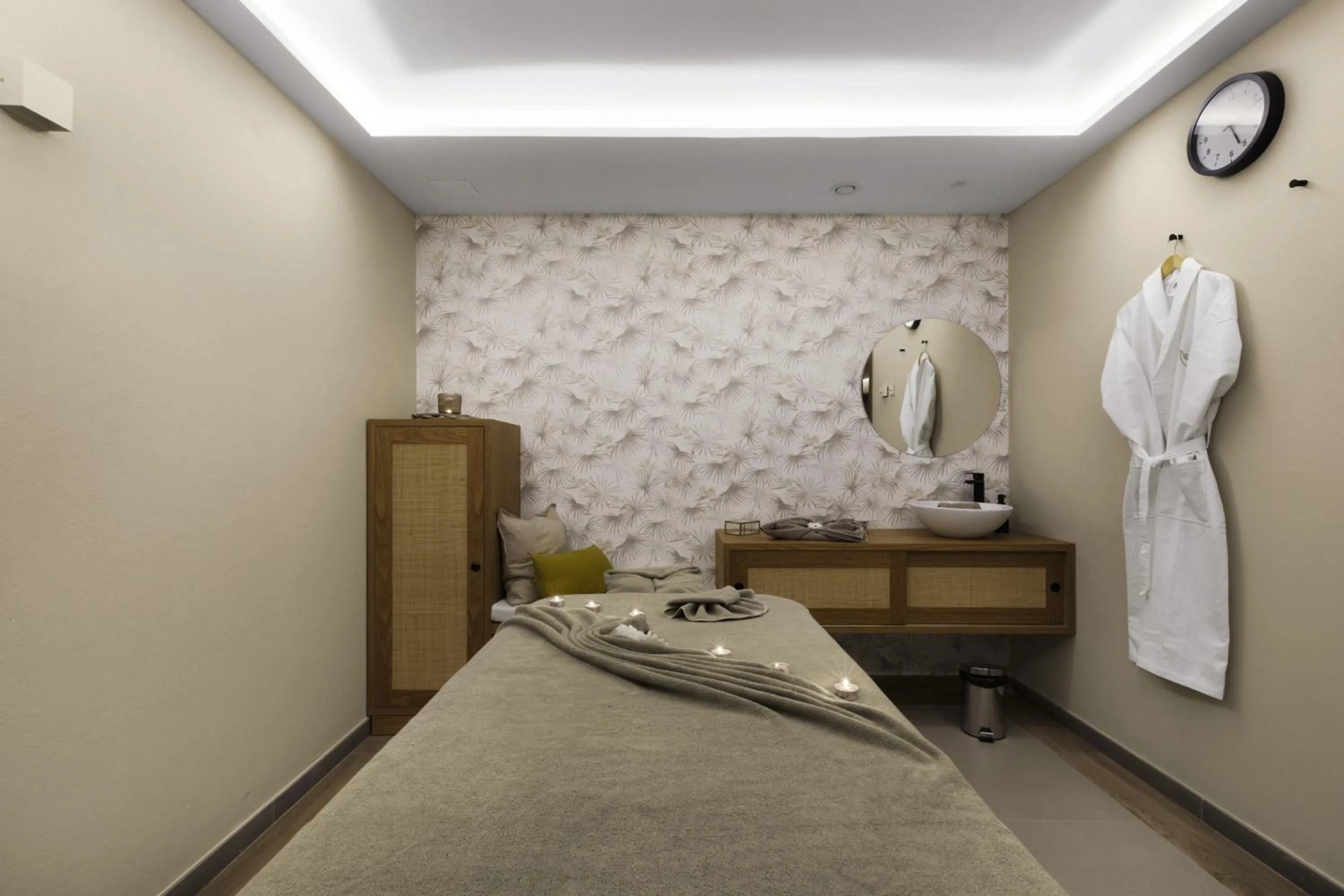 Massage, Bed in Hotel Riu Palace Santa Maria - All Inclusive