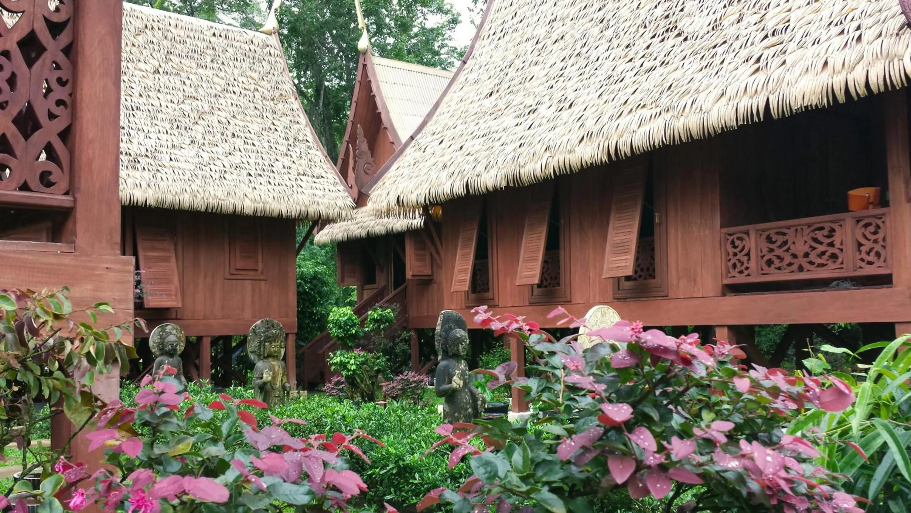 Facade/entrance in Lanna Ban Hotel