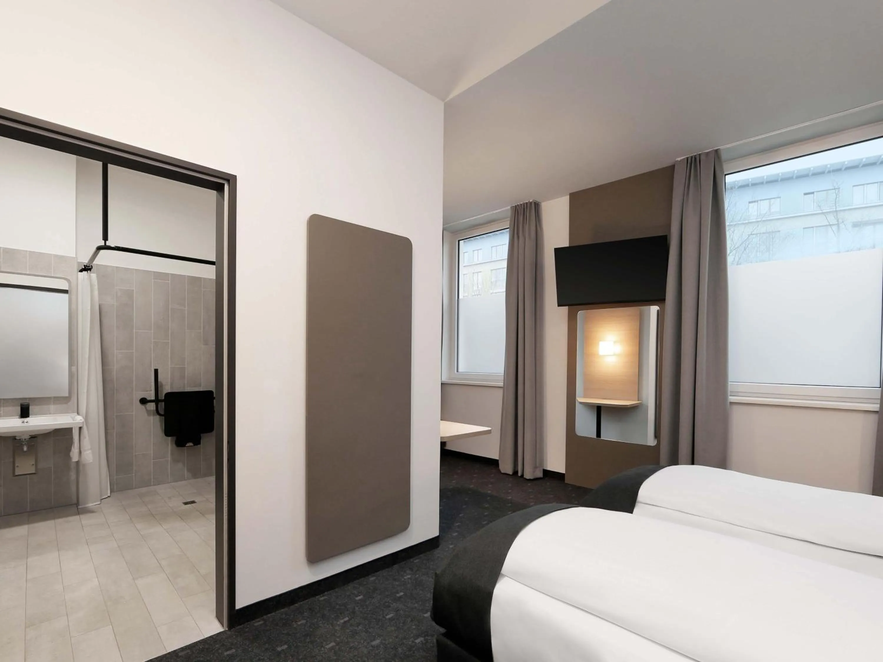 Photo of the whole room, Bed in B&B HOTEL Frankfurt-Oder