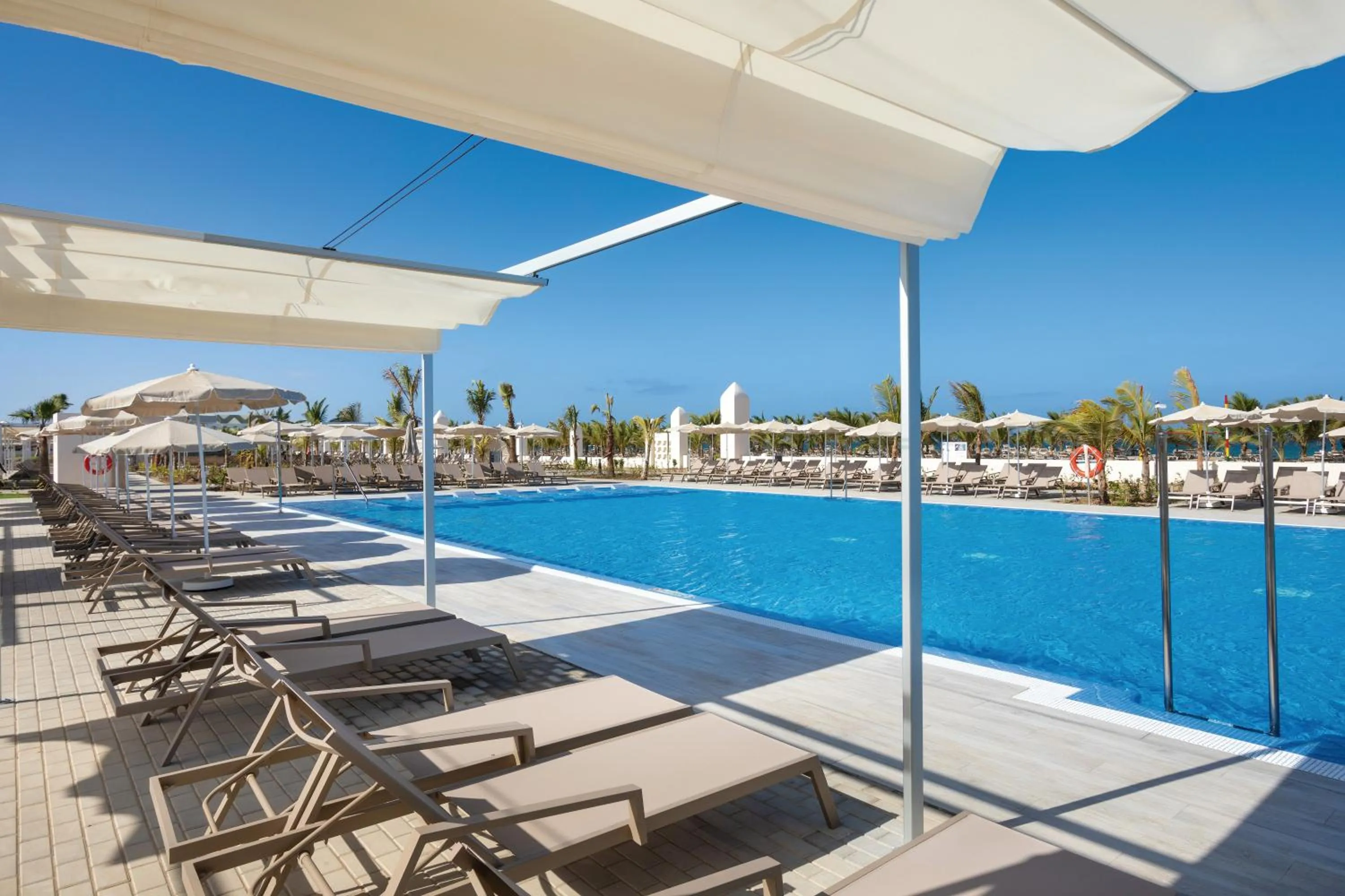 Swimming pool in Hotel Riu Karamboa - Adults Only - All Inclusive