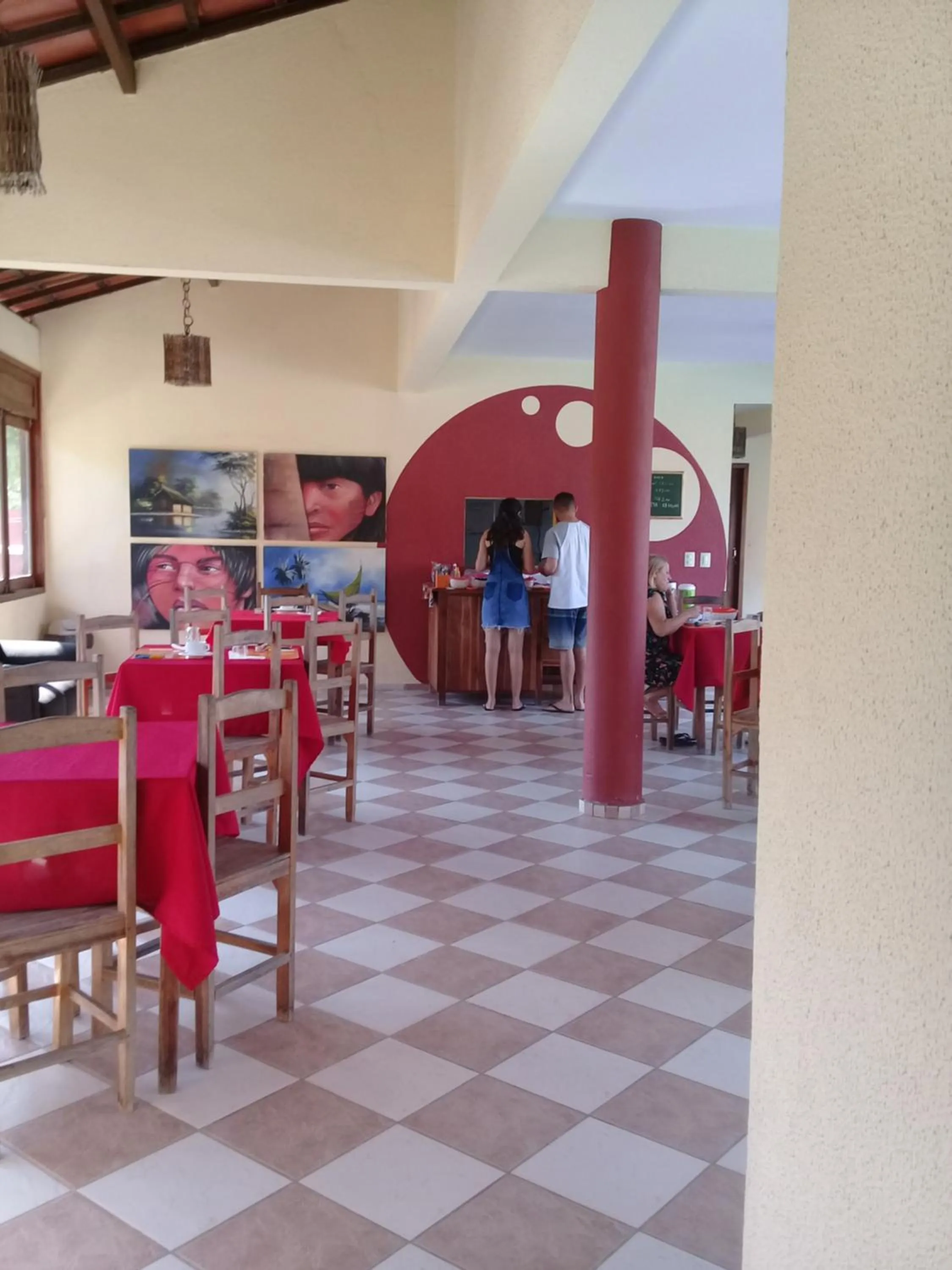 Restaurant/places to eat in Pousada Brasita