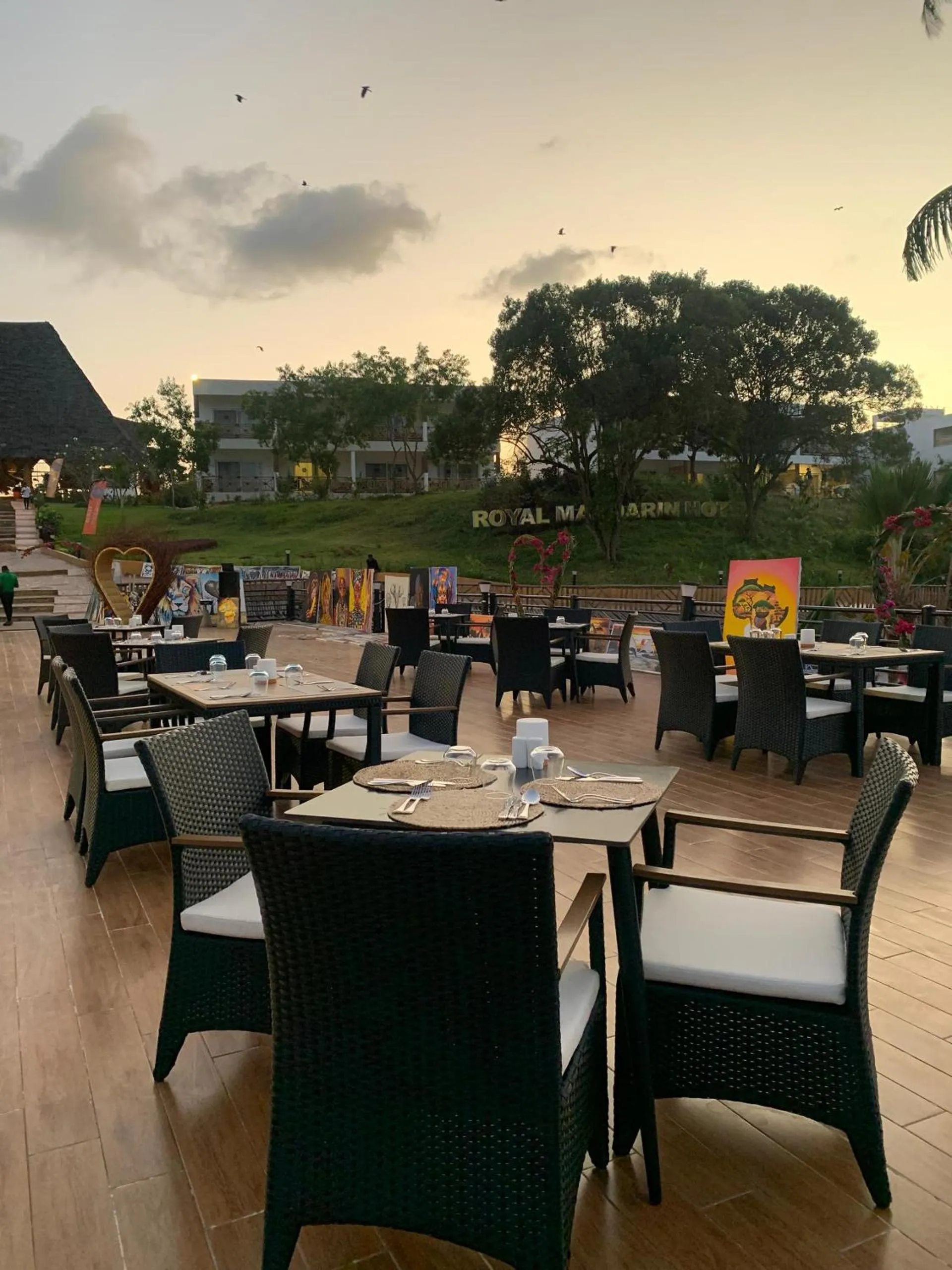 Restaurant/places to eat in Royal Mandarin Hotel & Resort