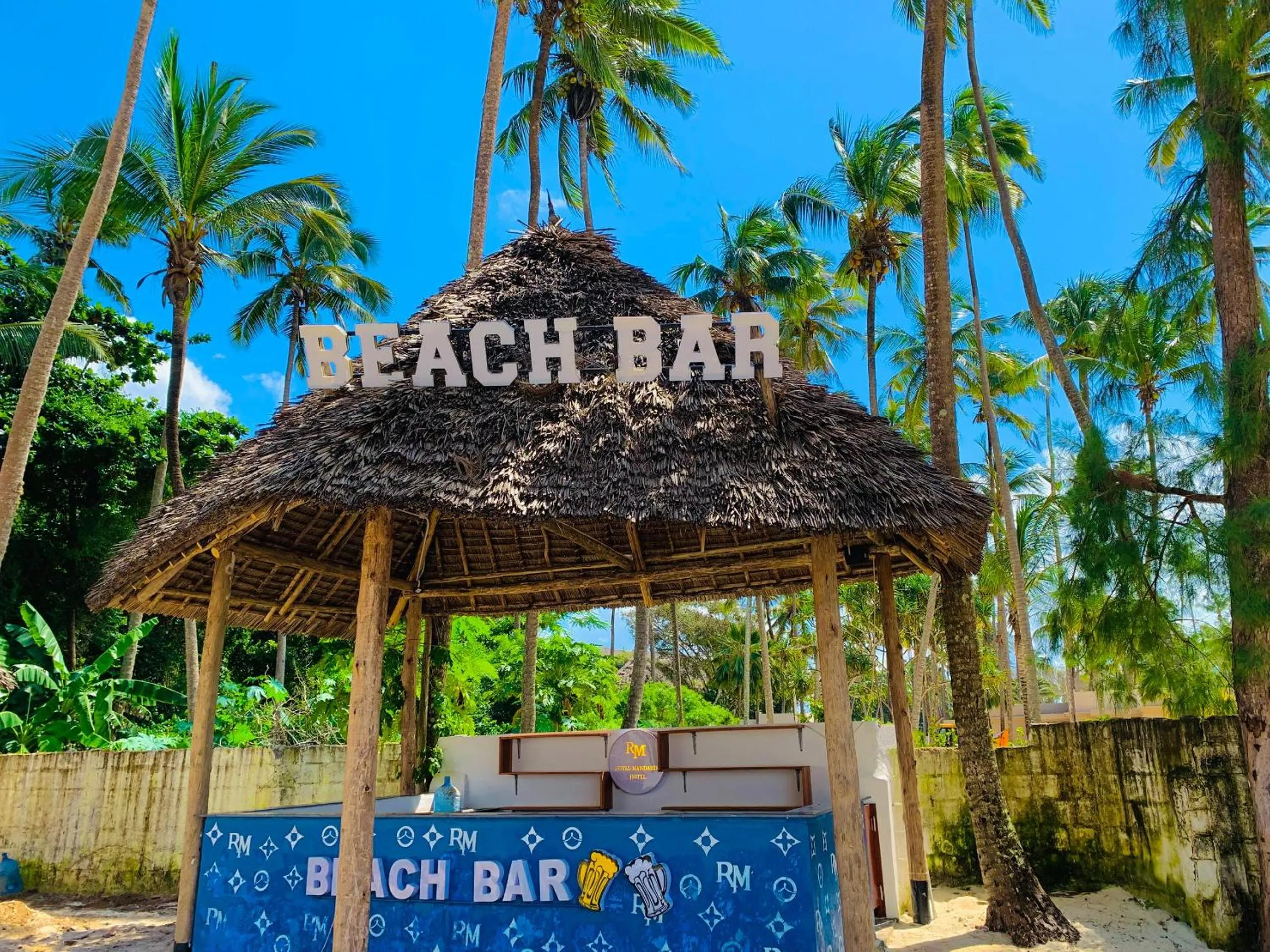 Lounge or bar in Royal Mandarin Hotel & Resort