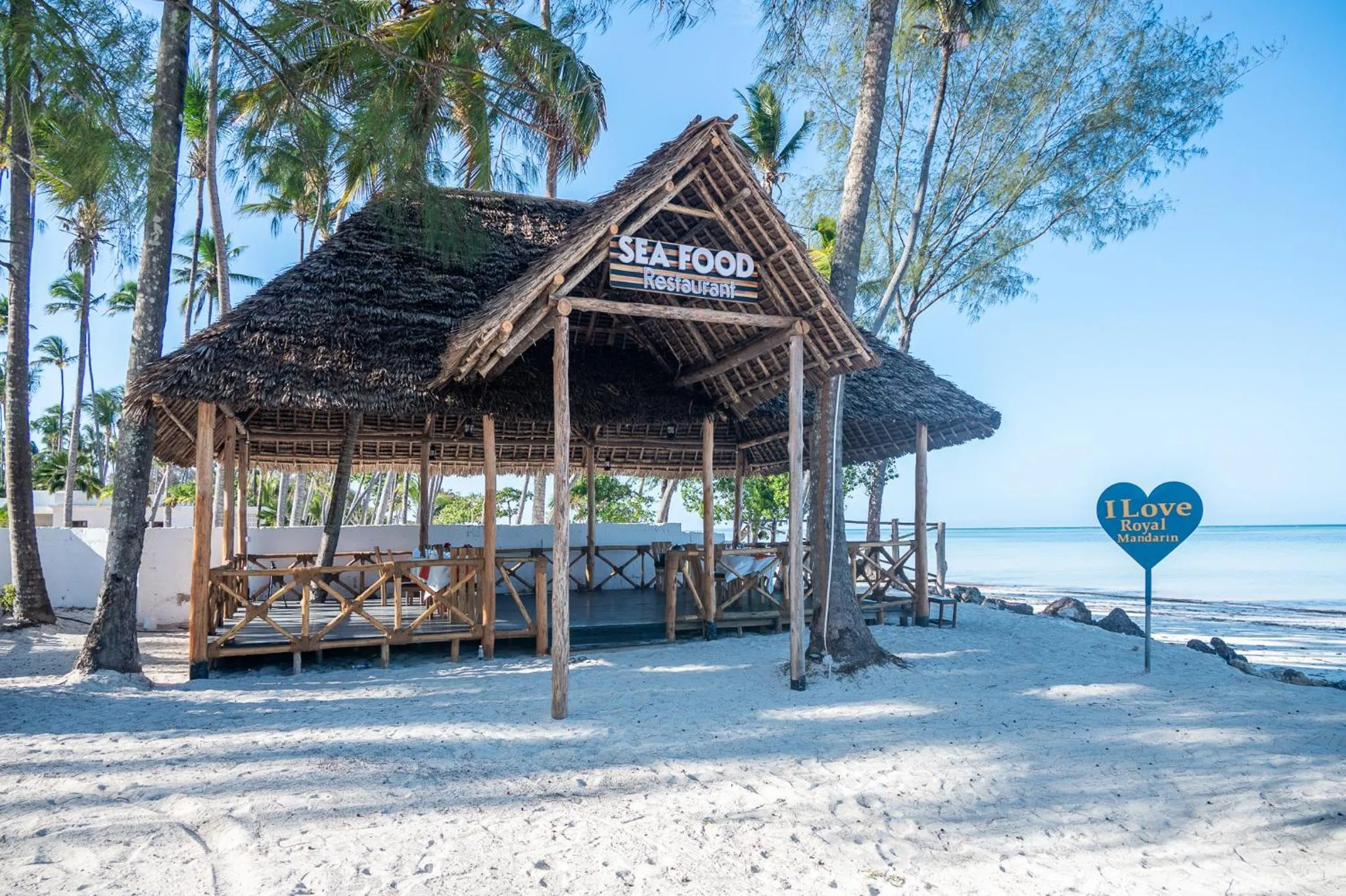 Restaurant/places to eat in Royal Mandarin Hotel & Resort