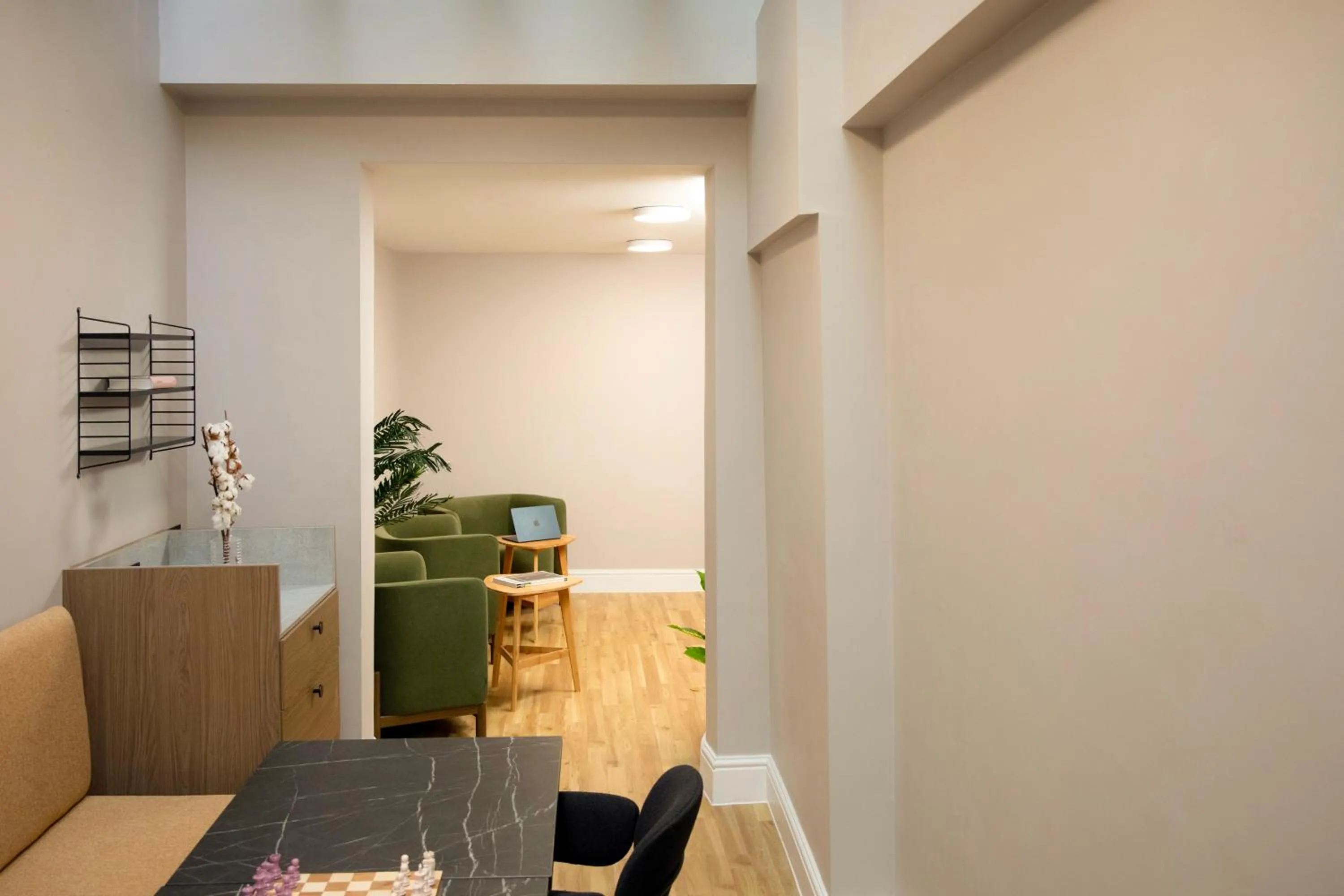 Property building in Bob W London Holland Park