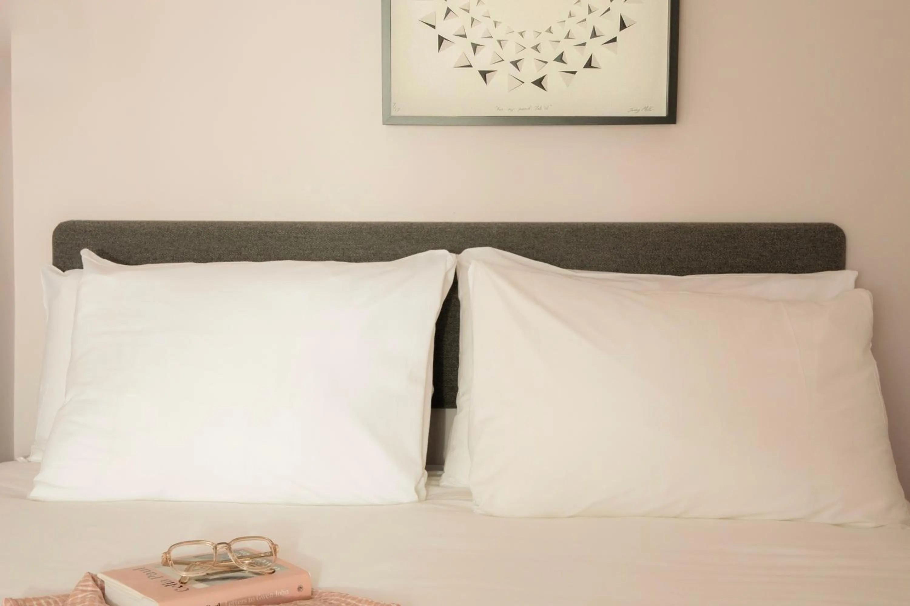 Bedroom, Bed in Bob W London Holland Park