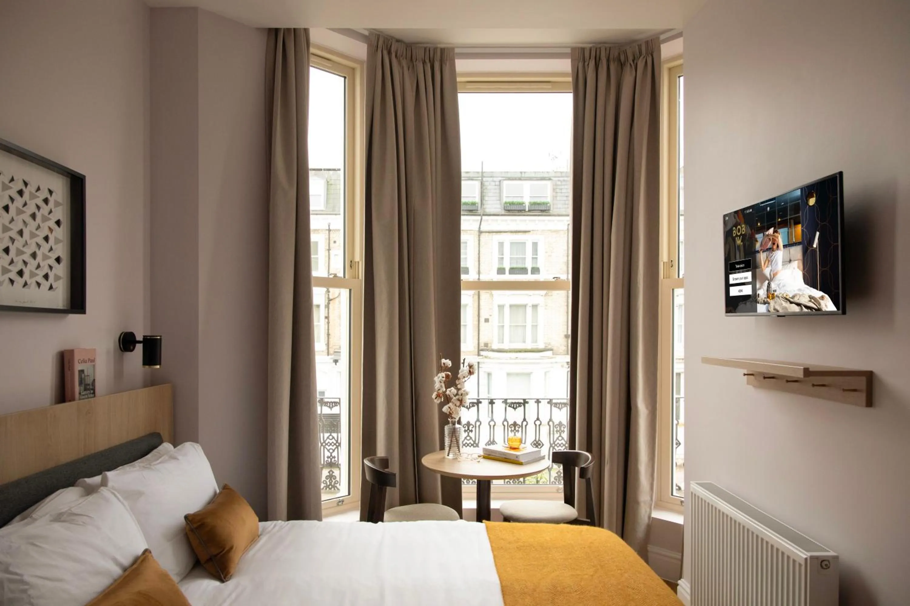 Bed in Bob W London Holland Park