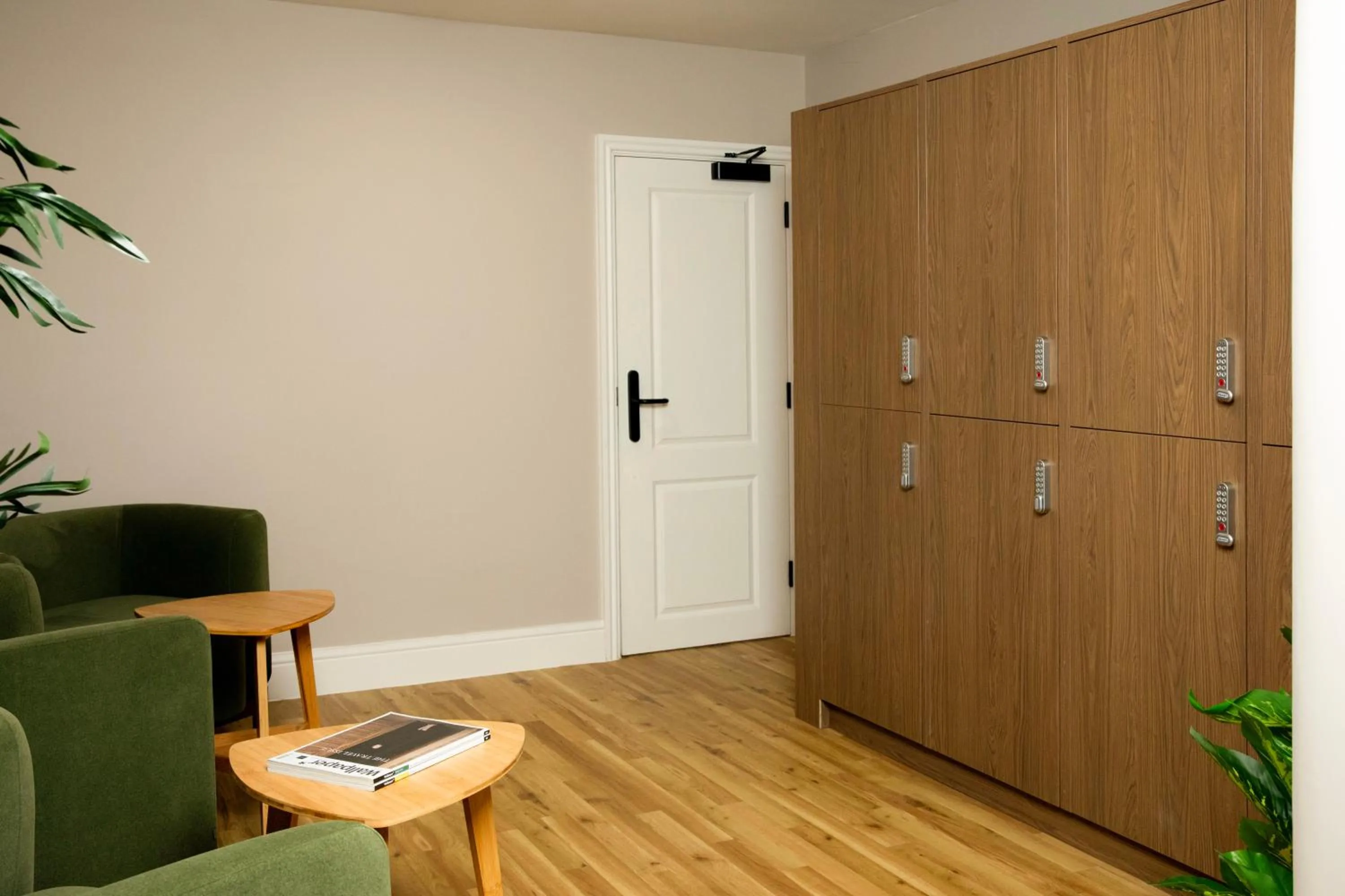 Property building in Bob W London Holland Park