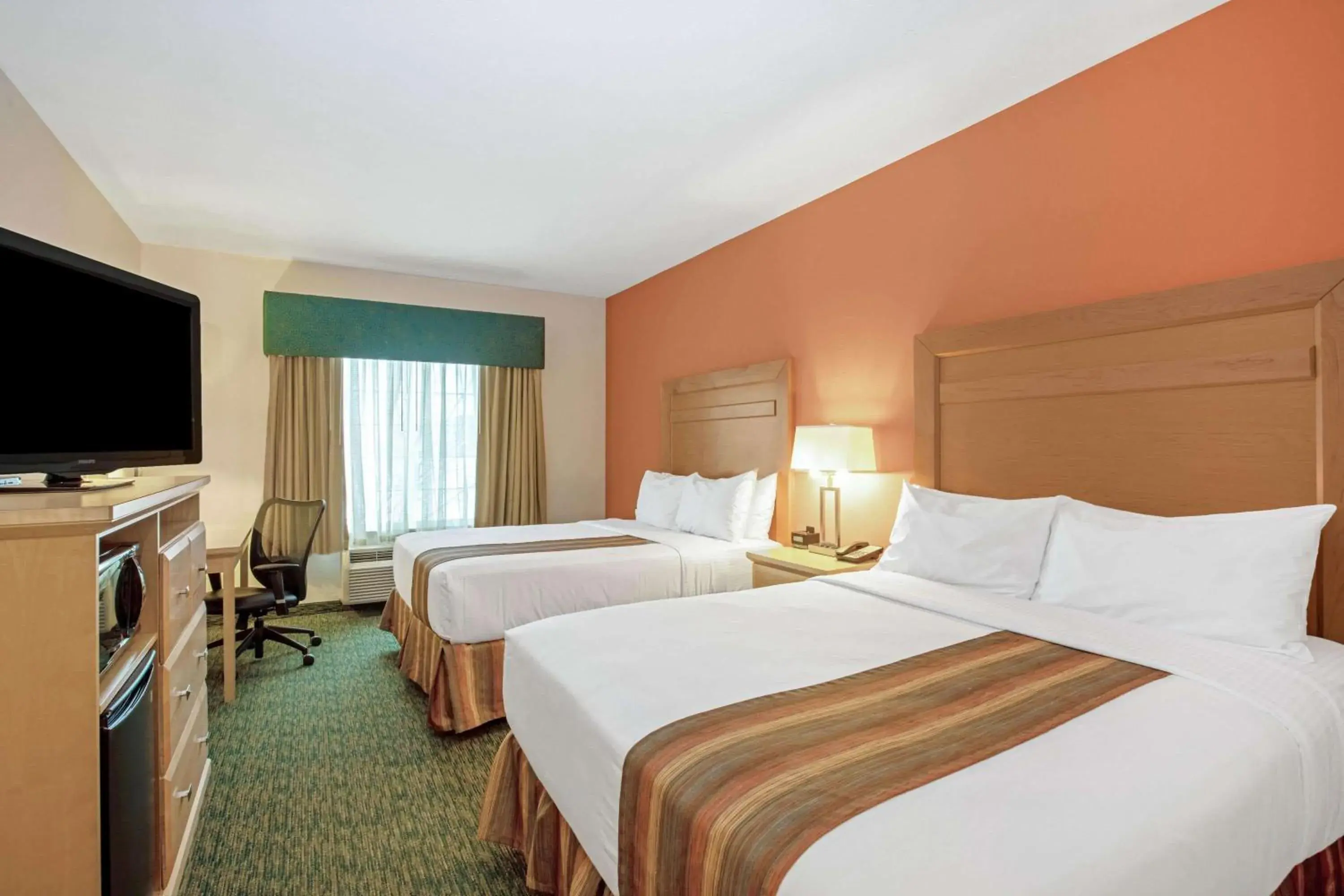 Queen Room with Two Queen Beds in La Quinta by Wyndham Grand Forks Queen Room with Two Queen Beds in La Quinta by Wyndham Grand Forks