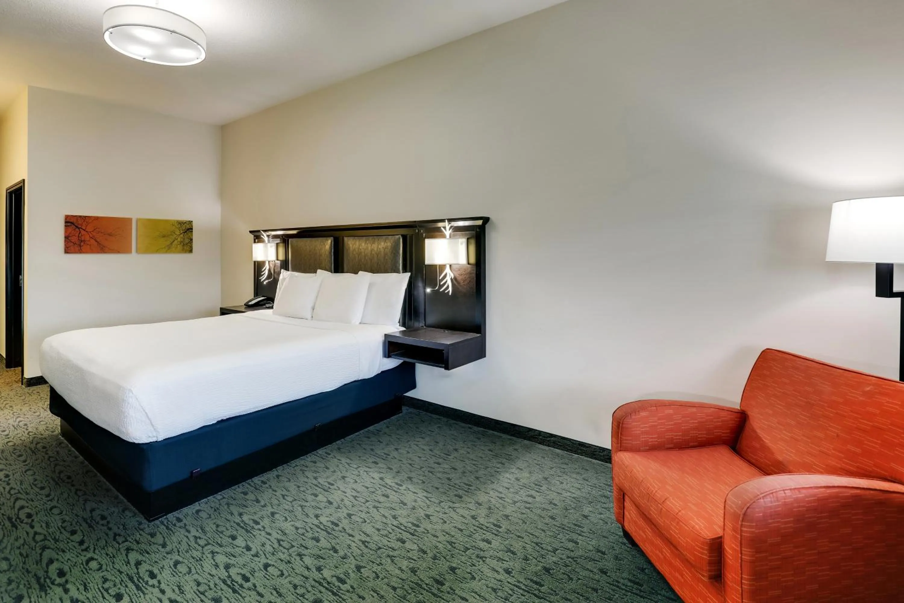 Bed in Stoney Creek Hotel Kansas City - Independence