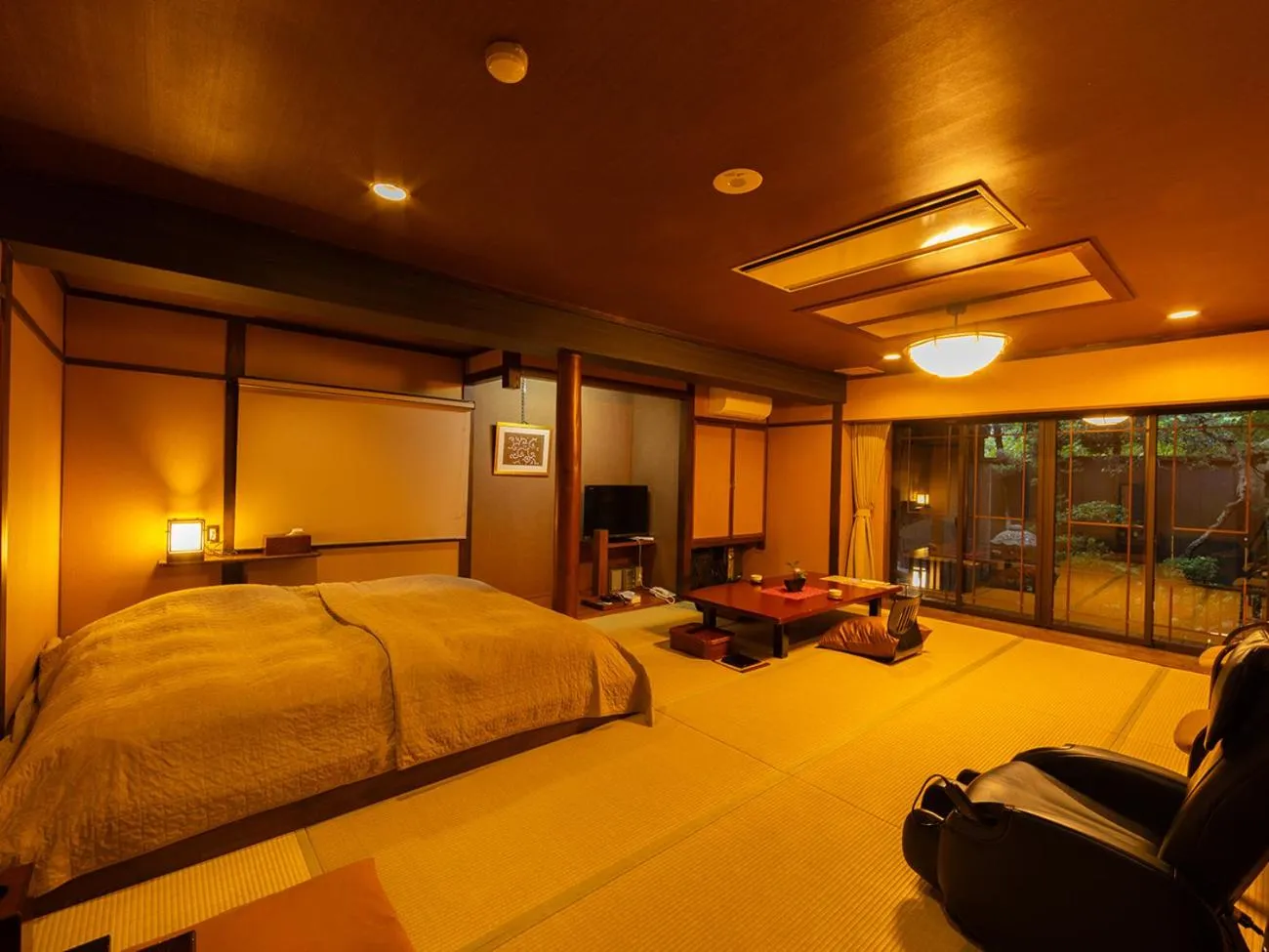 Photo of the whole room, Bed in Saikatei Jidaiya