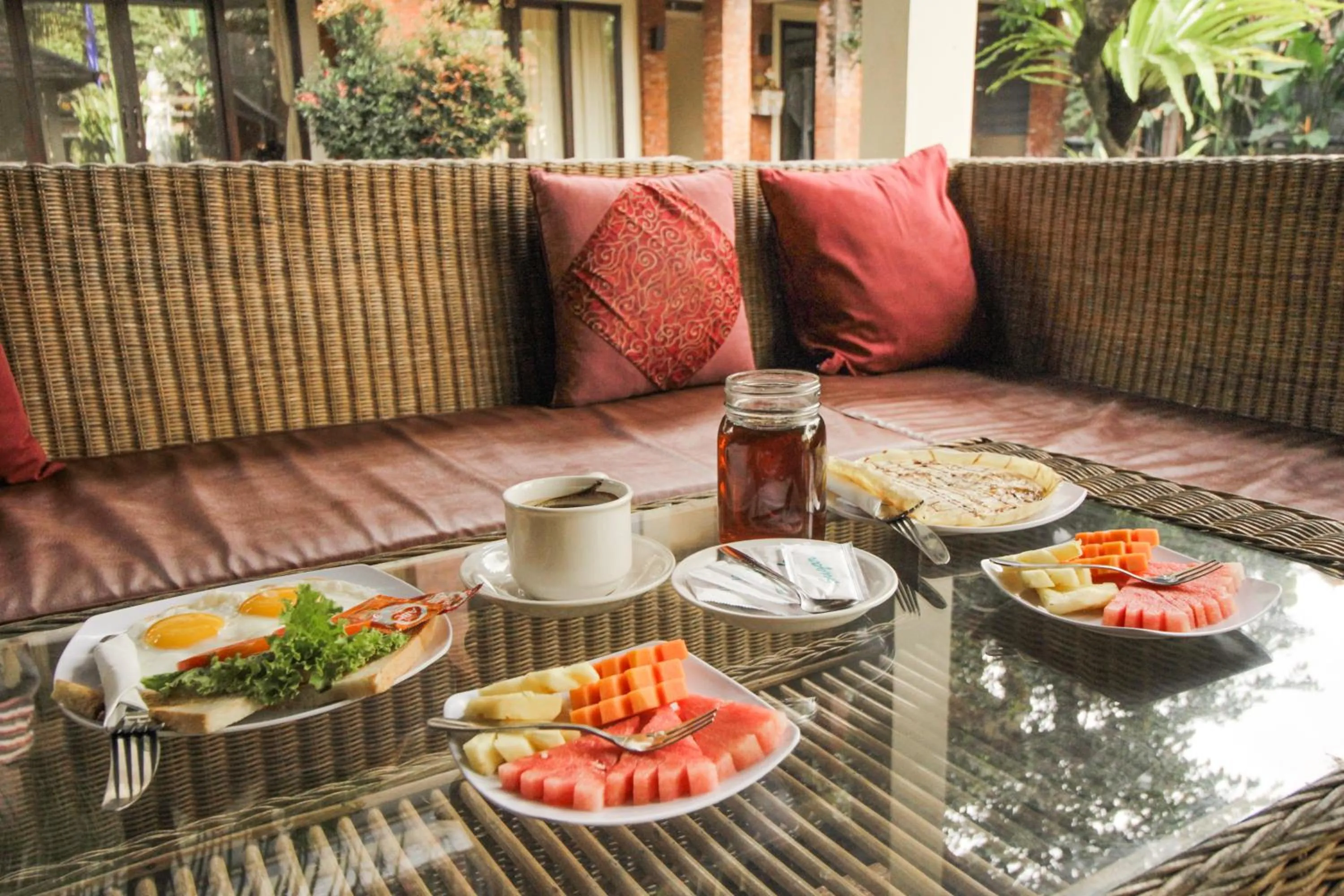 Food and drinks in Pondok Kutuh Guest House