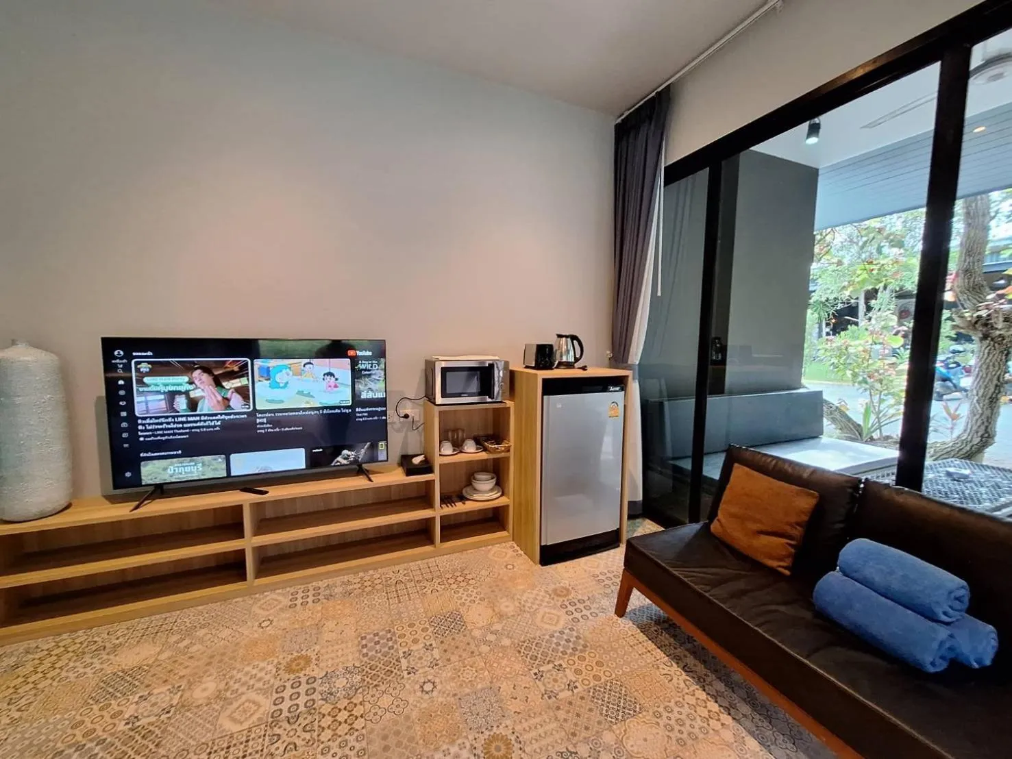 Communal lounge/ TV room in Seava House Ao-Nang Krabi
