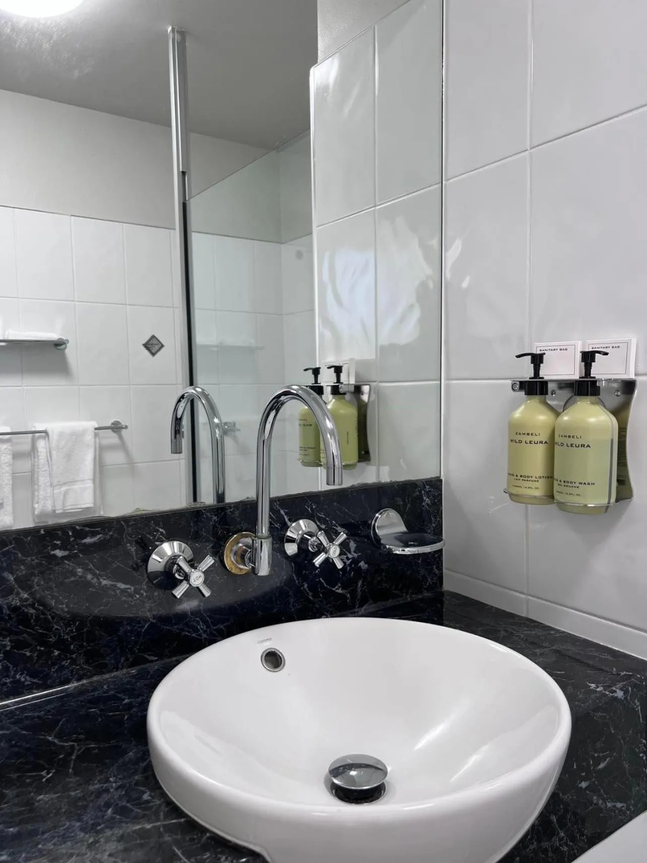 Bathroom in Country Roads Motor Inn Dysart