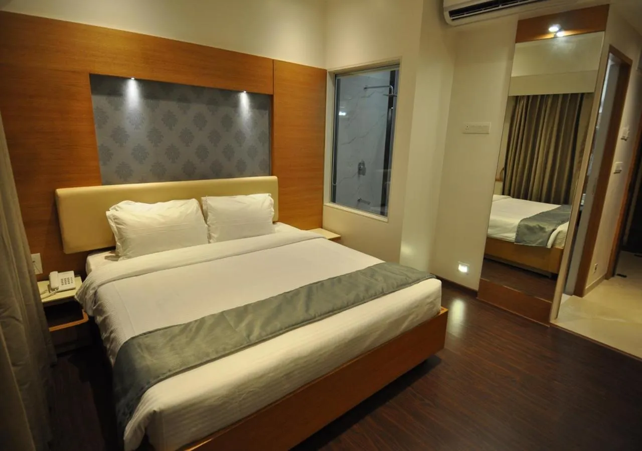 Bedroom, Bed in Tarawade Clarks Inn Pune