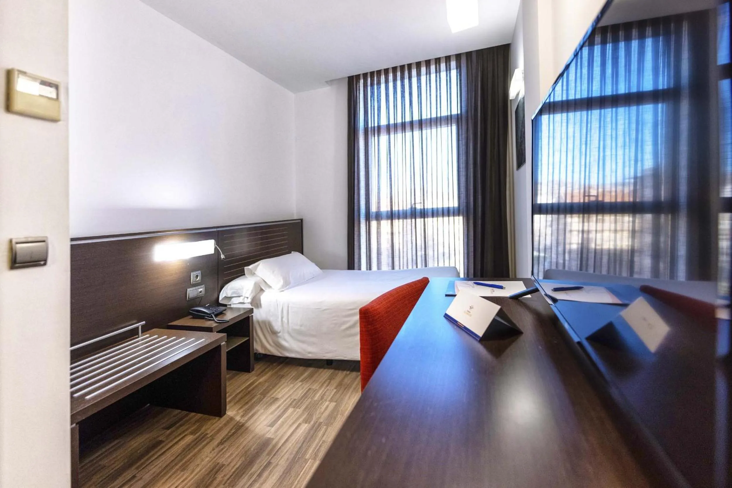 Bedroom, Bed in Globales Castillo de Ayud