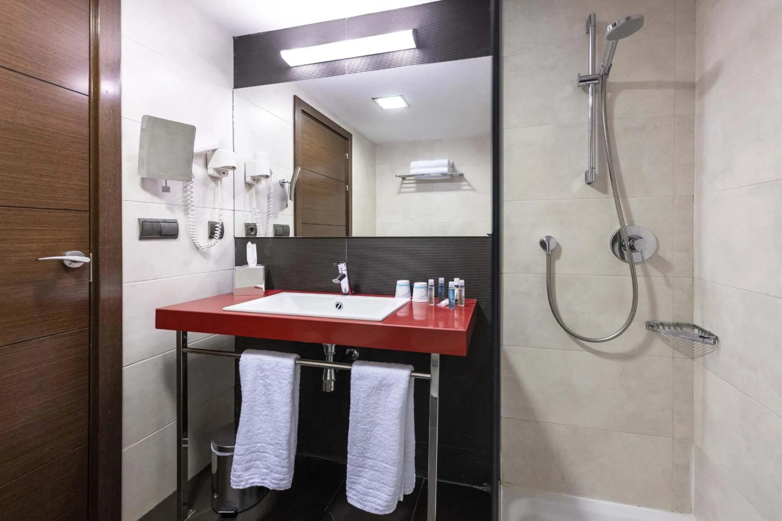 Bathroom in Globales Castillo de Ayud