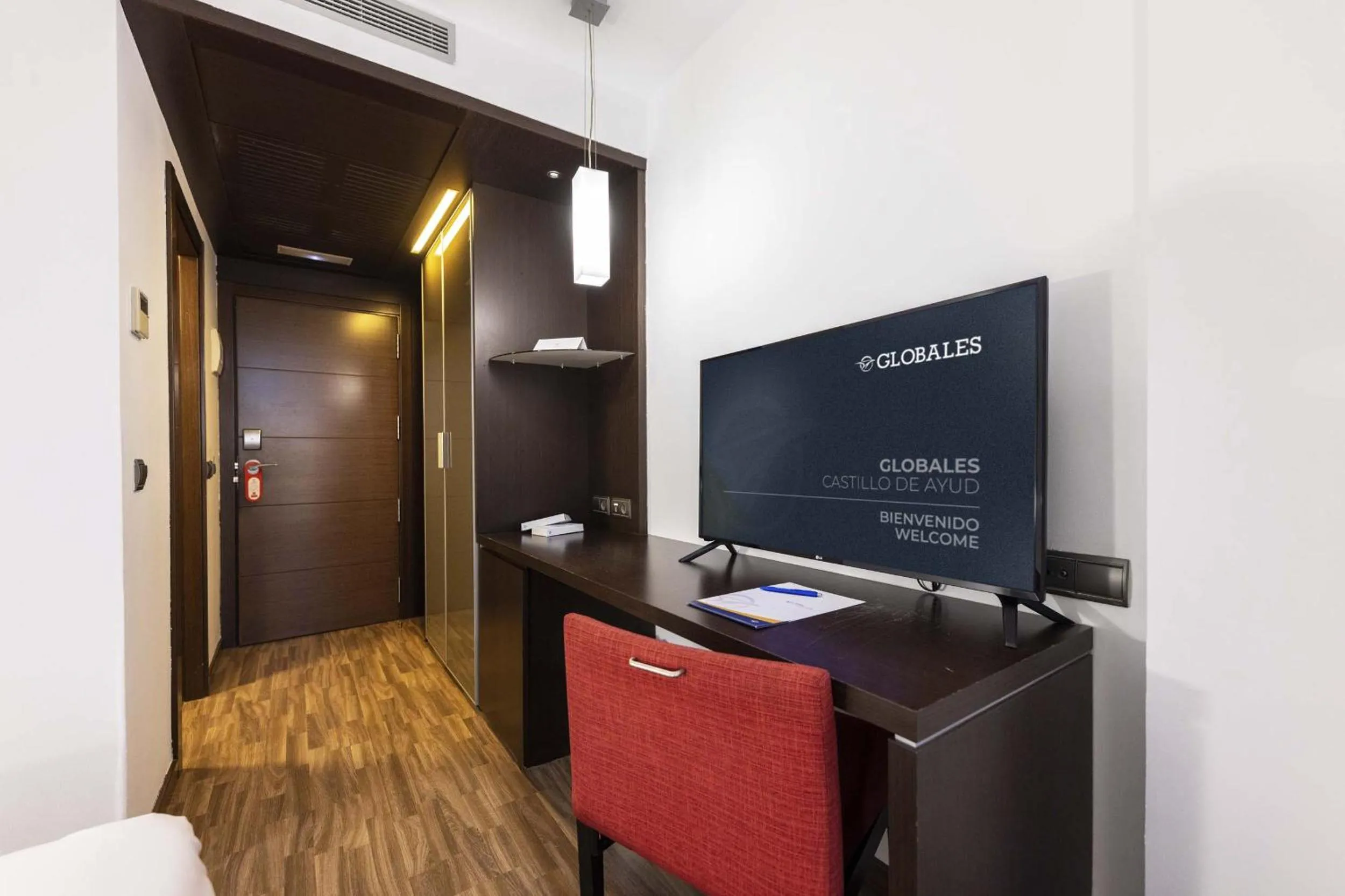 Bedroom in Globales Castillo de Ayud