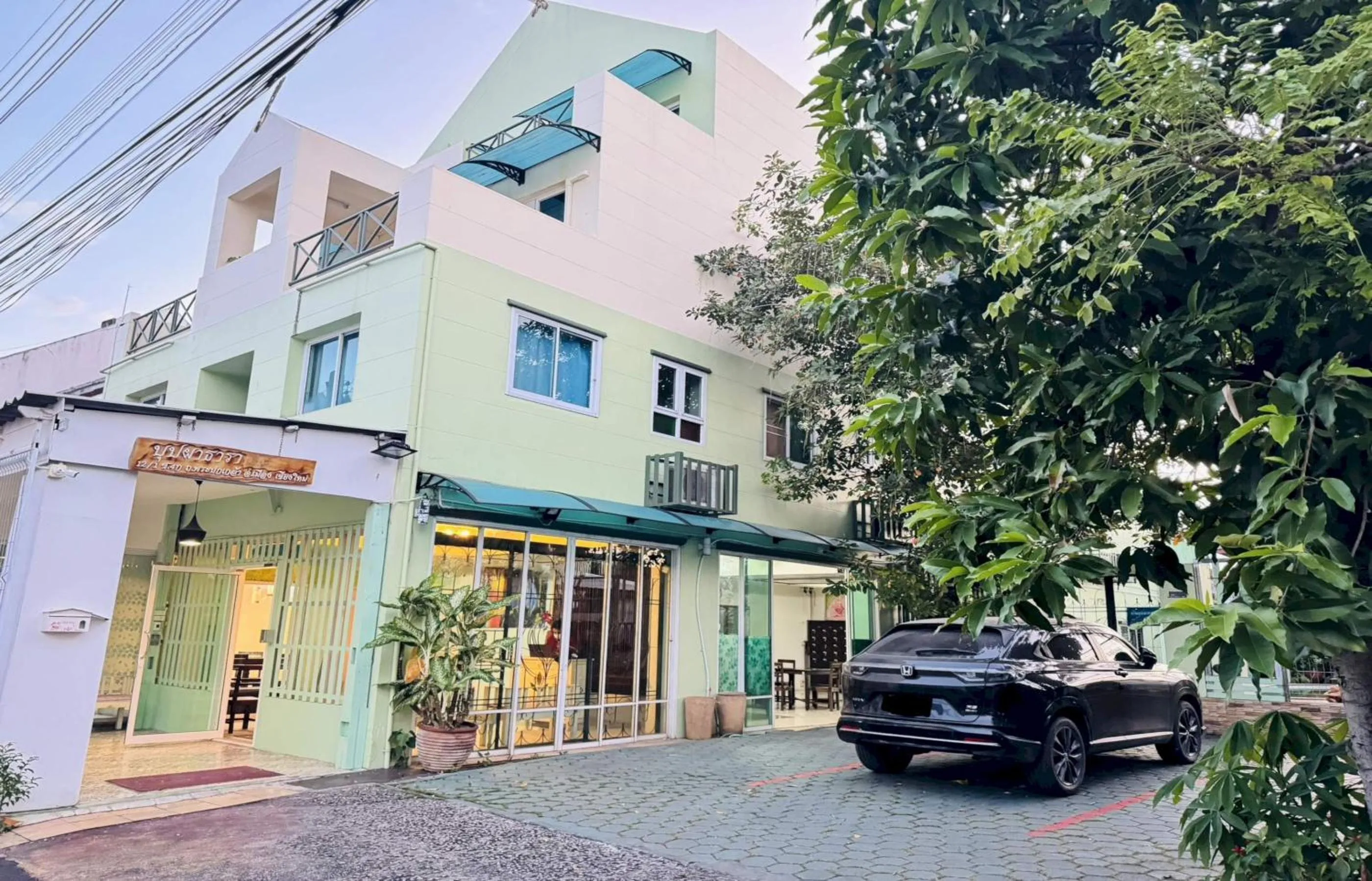 Property building in Hotel O Bupatara Chiangmai