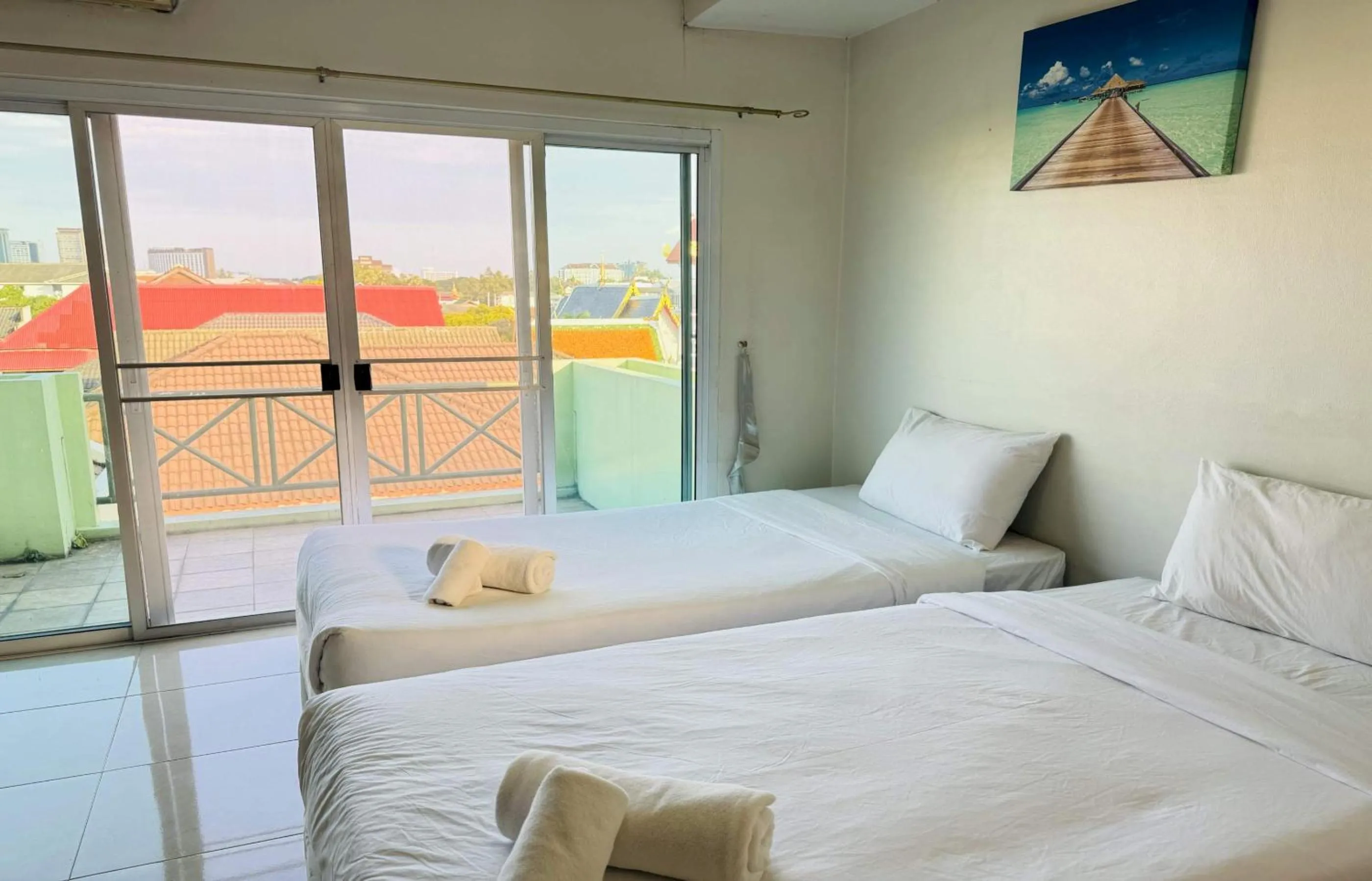 Photo of the whole room, Bed in Hotel O Bupatara Chiangmai