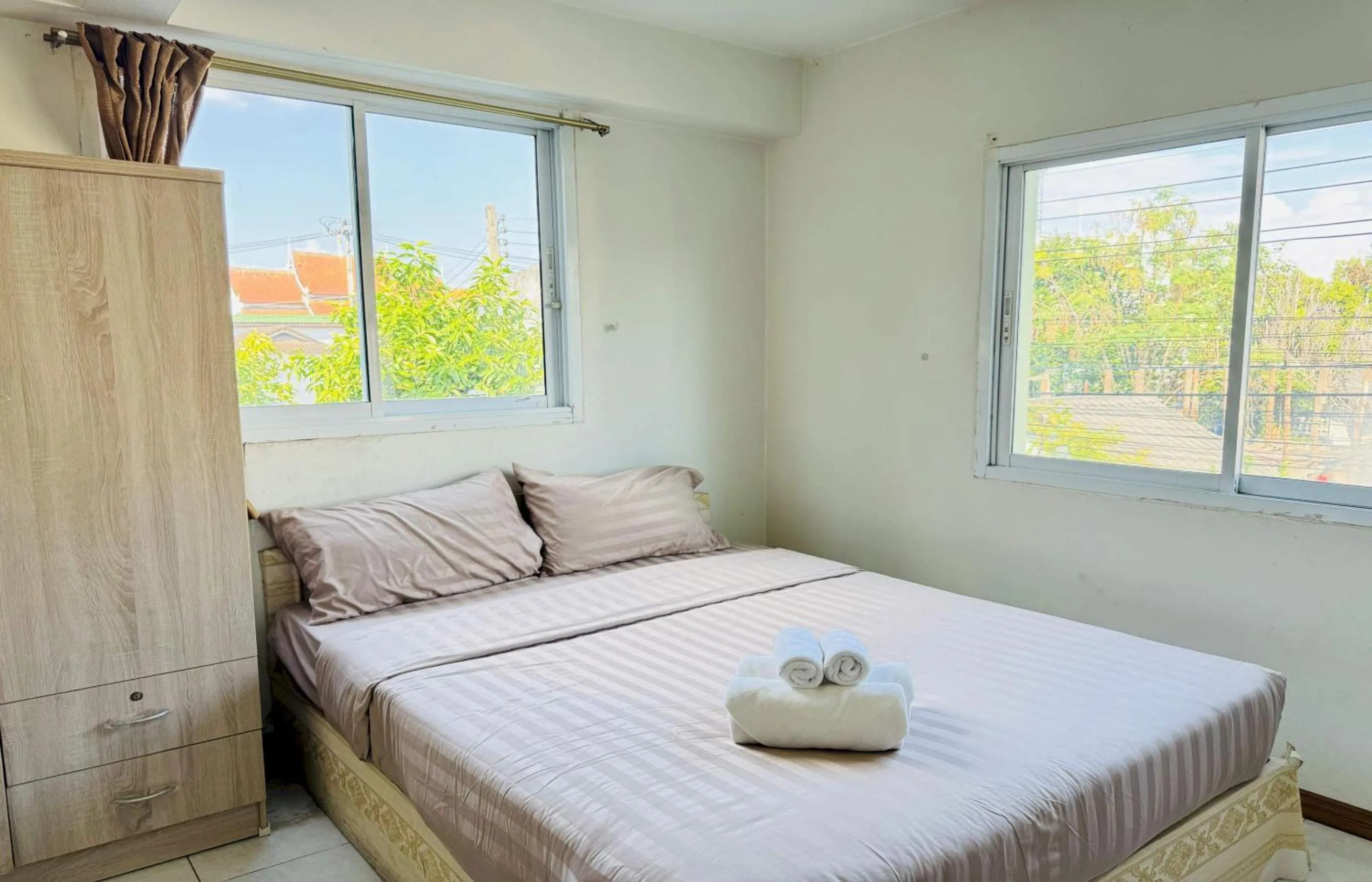 Photo of the whole room, Bed in Hotel O Bupatara Chiangmai