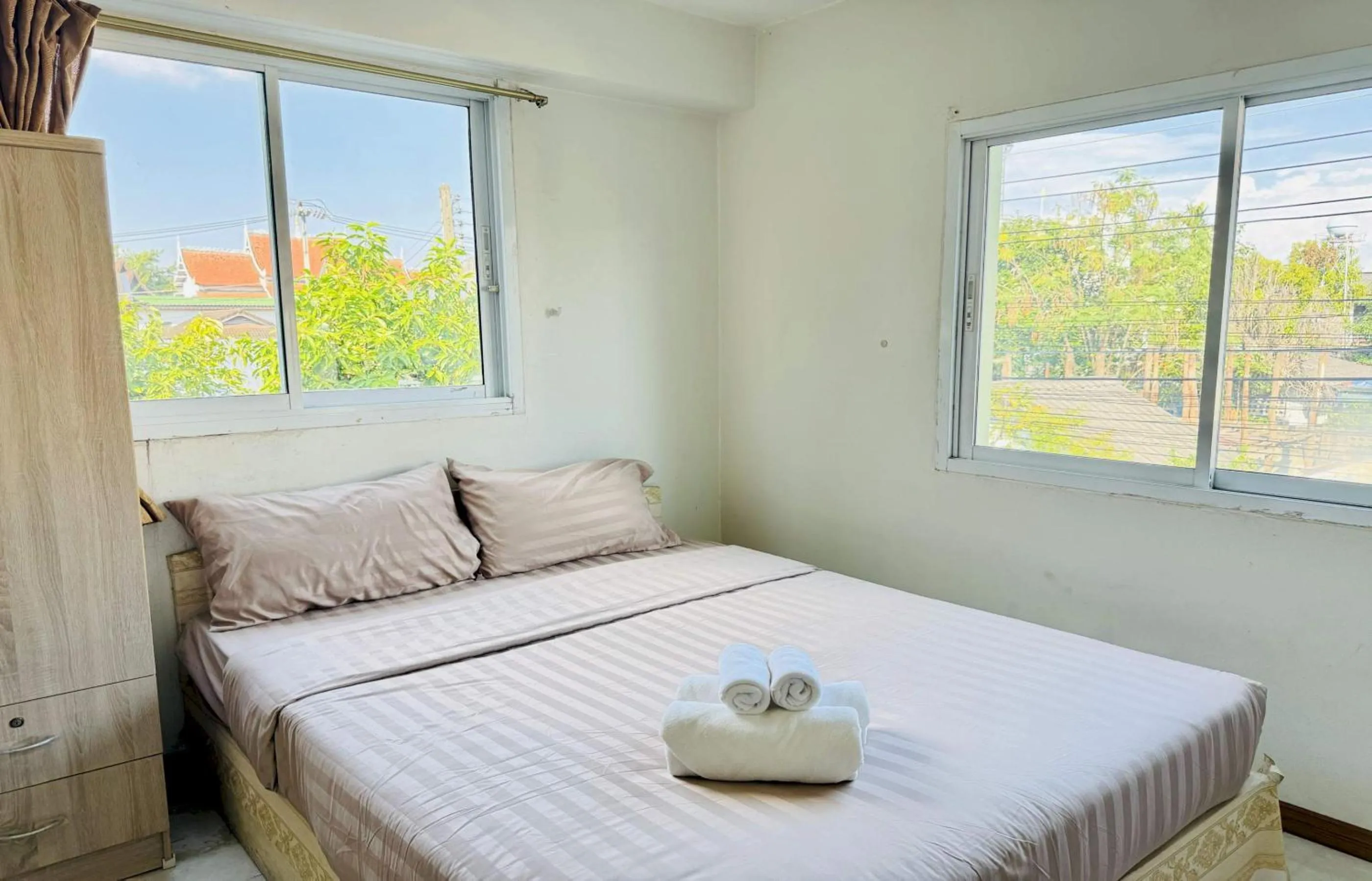 Photo of the whole room, Bed in Hotel O Bupatara Chiangmai
