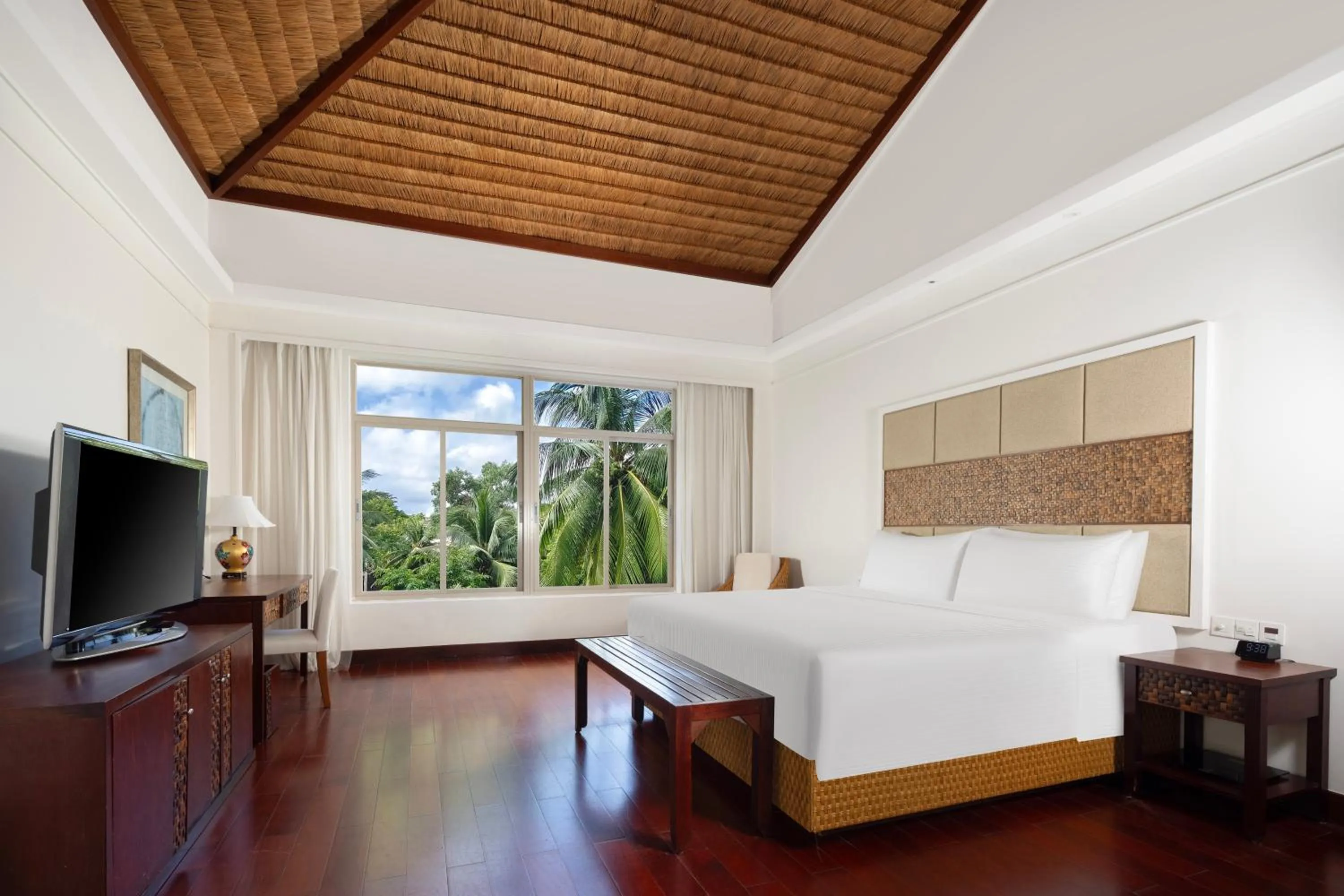 Bedroom, Bed in Grand Mercure Sanya Yalong Bay