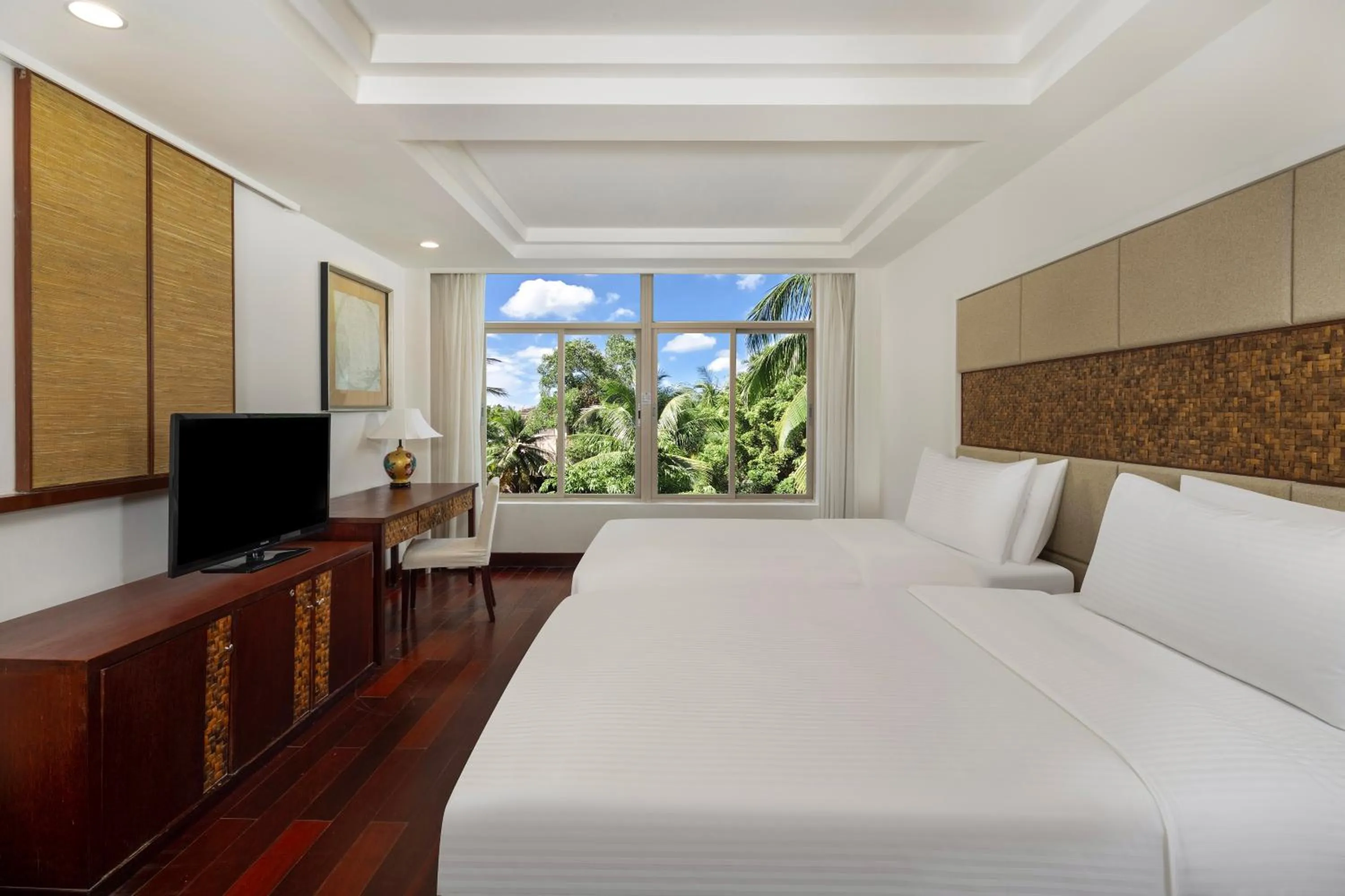 Bedroom, Bed in Grand Mercure Sanya Yalong Bay