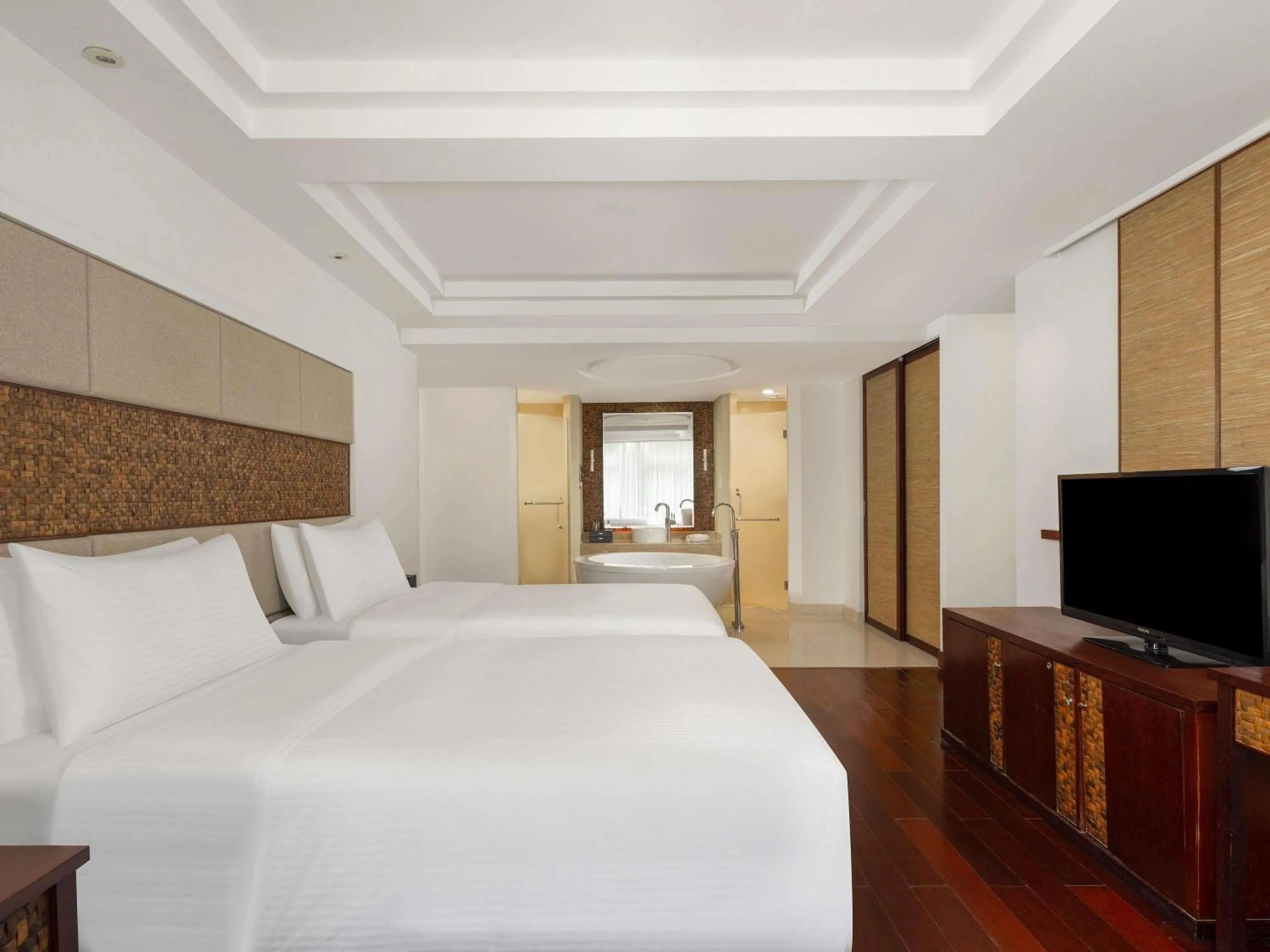 Bedroom, Bed in Grand Mercure Sanya Yalong Bay