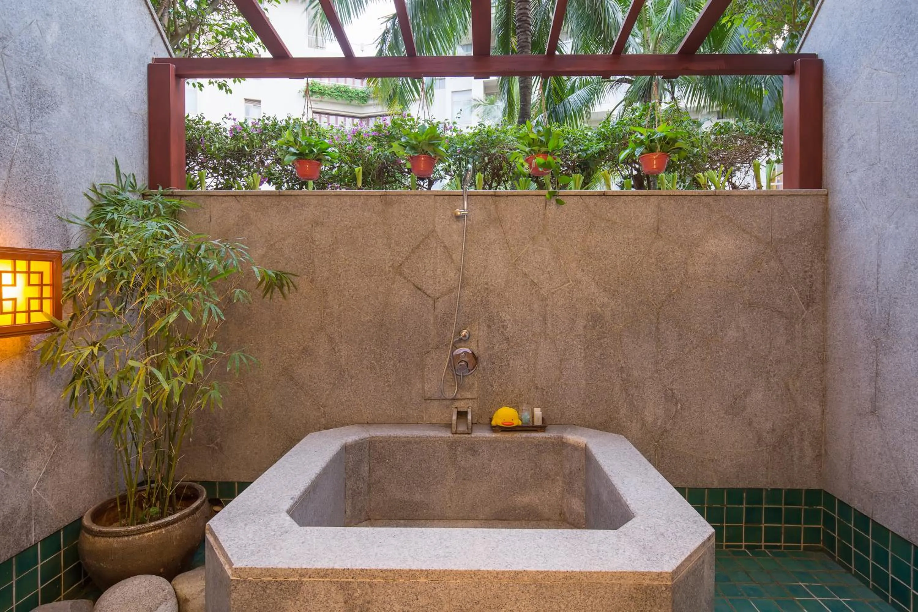 Balcony/Terrace in Grand Mercure Sanya Yalong Bay