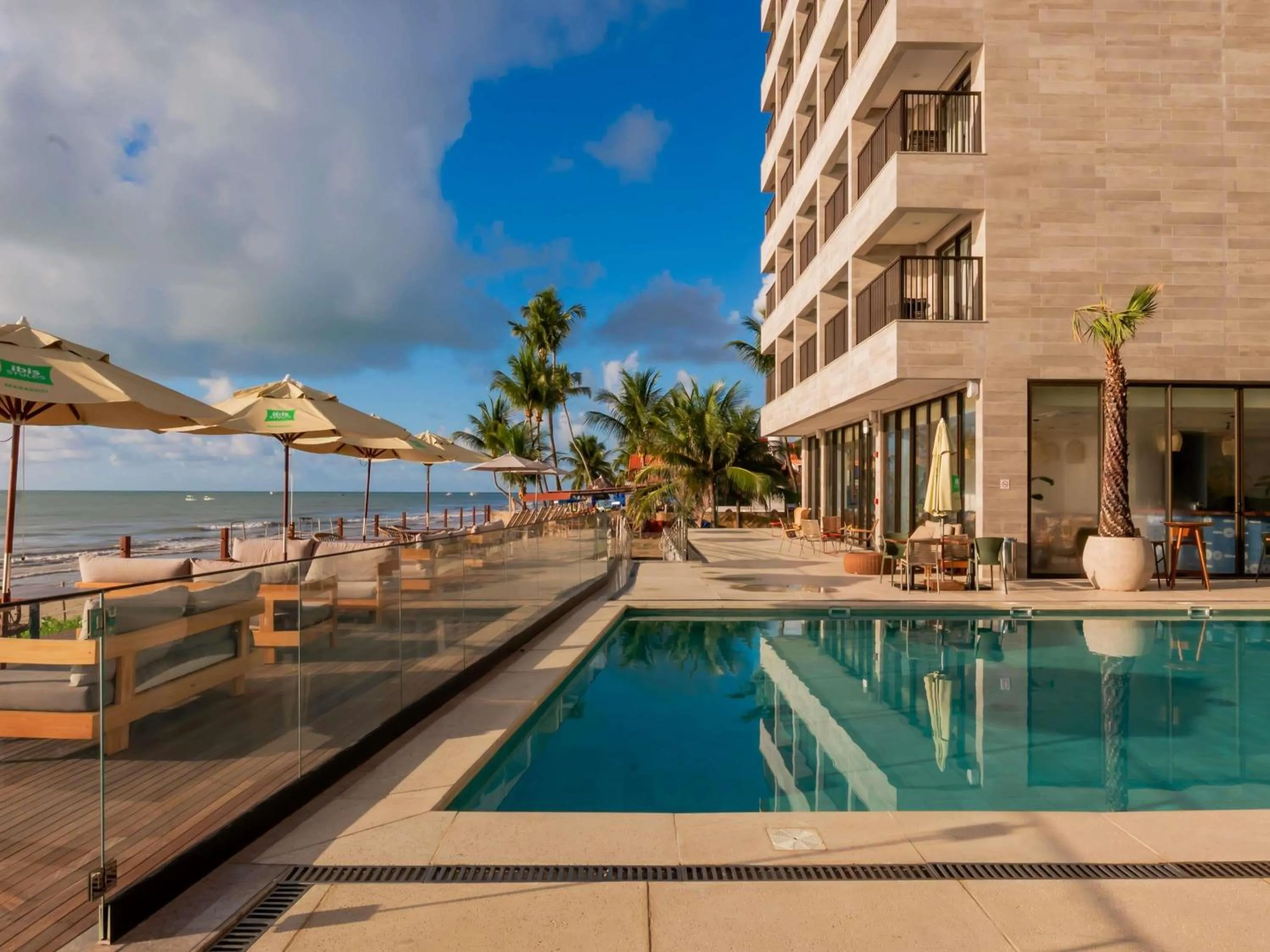 Pool view in Ibis Styles Maragogi - O primeiro Ibis Styles pé na areia do Brasil
