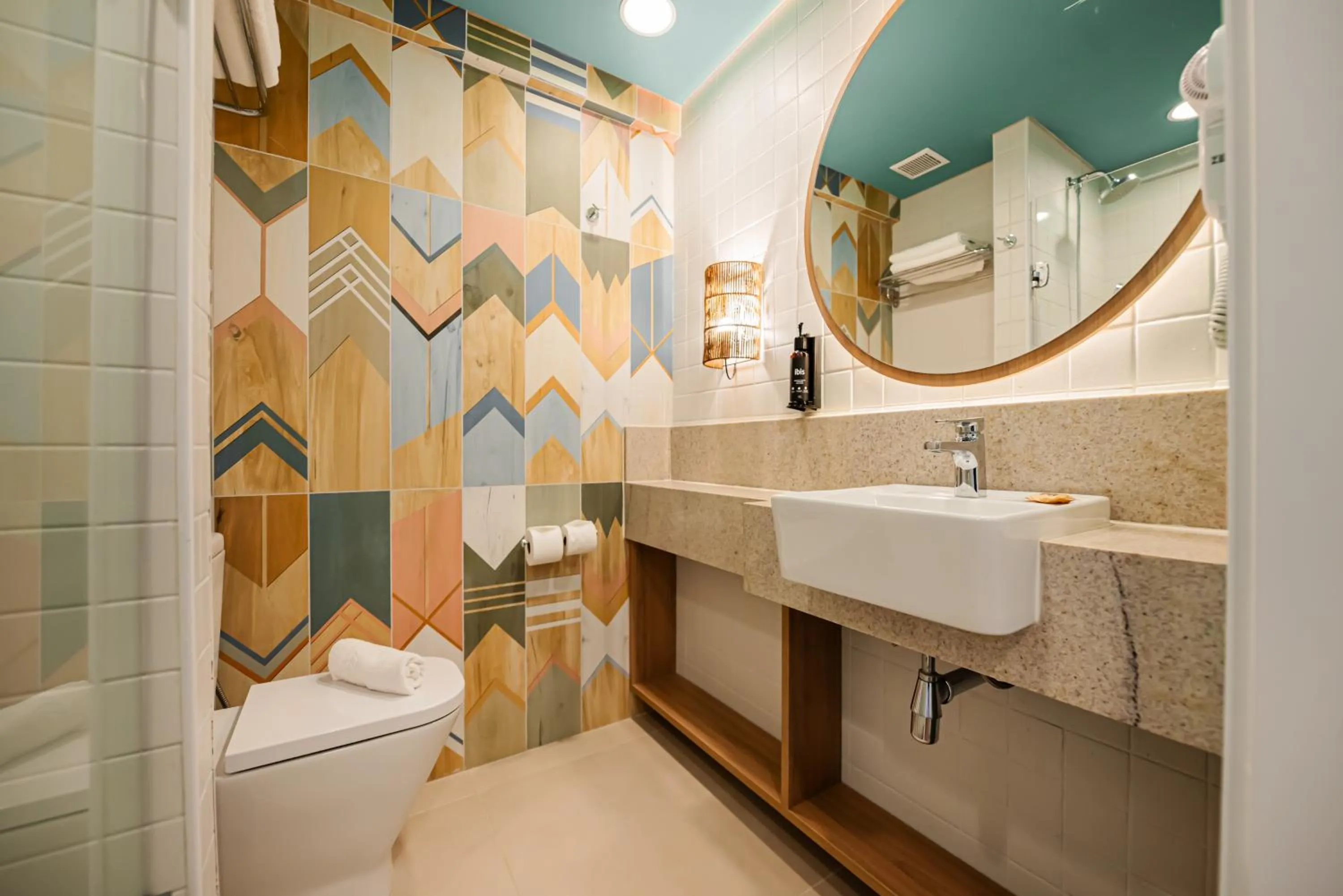 Bathroom in Ibis Styles Maragogi - O primeiro Ibis Styles pé na areia do Brasil