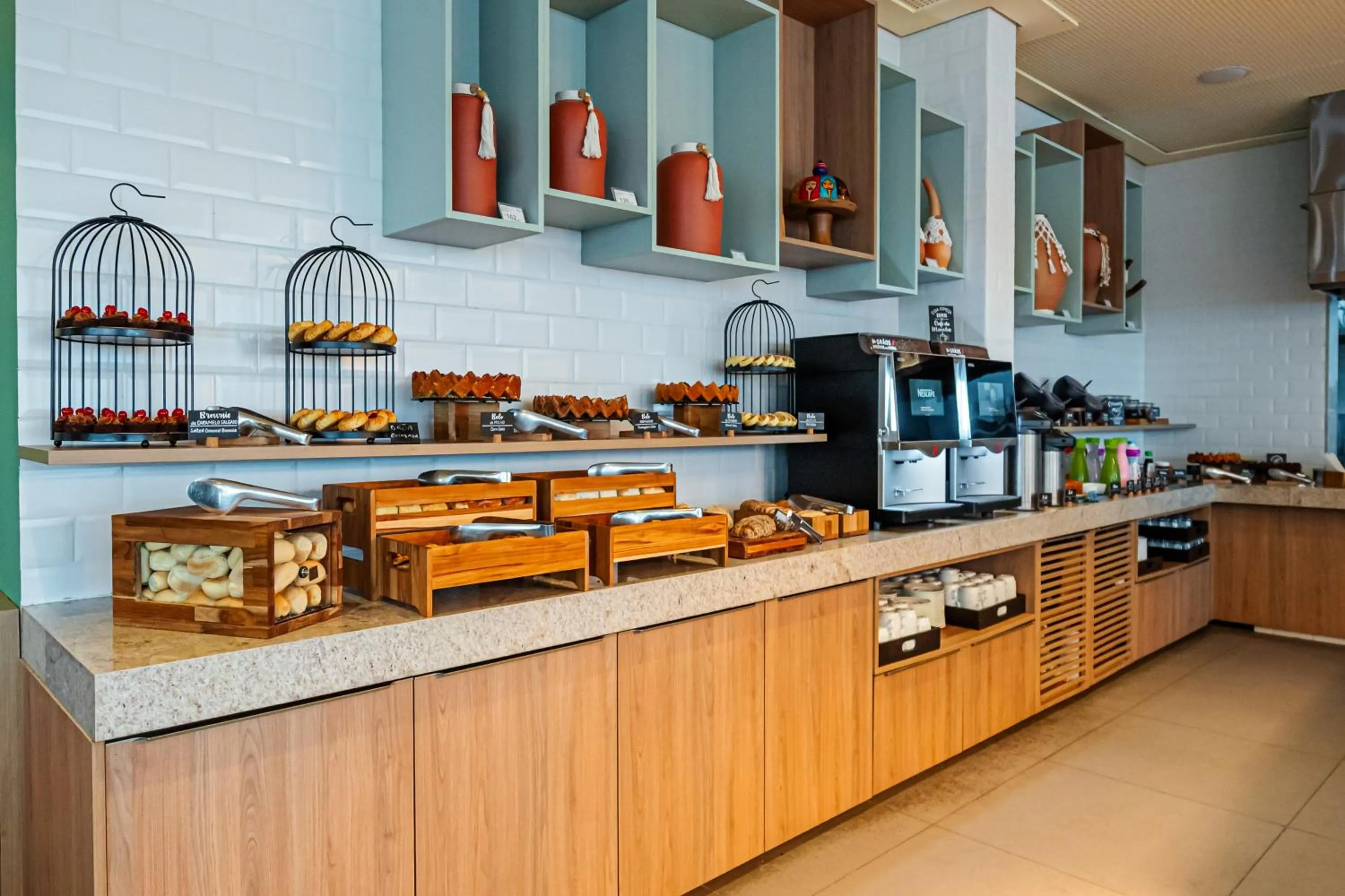 Coffee/tea facilities in Ibis Styles Maragogi - O primeiro Ibis Styles pé na areia do Brasil